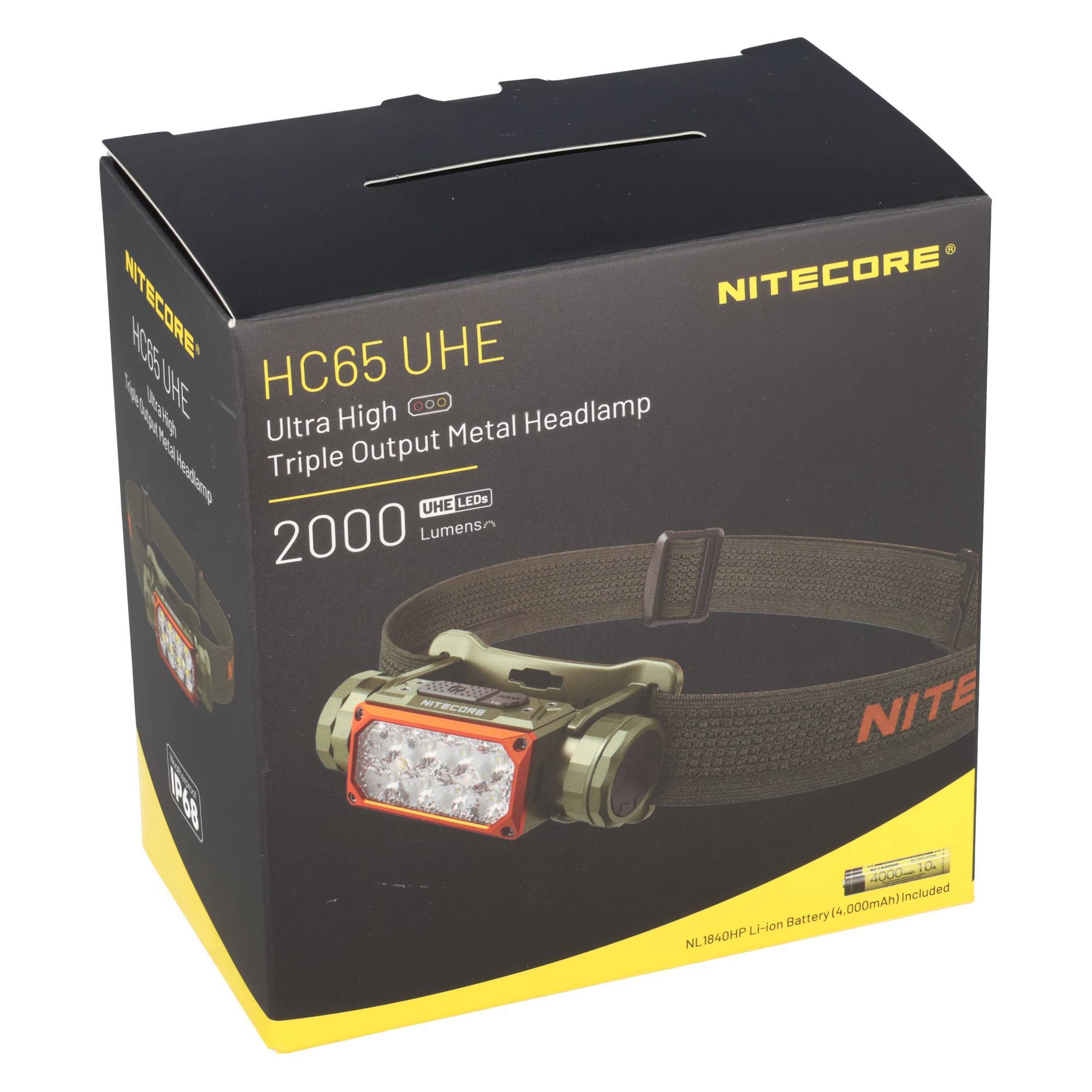 Nitecore HC65 UHE Stirnlampenkarton, zeigt eine dreifach-Ausgangs-Metallstirnlampe mit einer Leistung von 2000 Lumen.