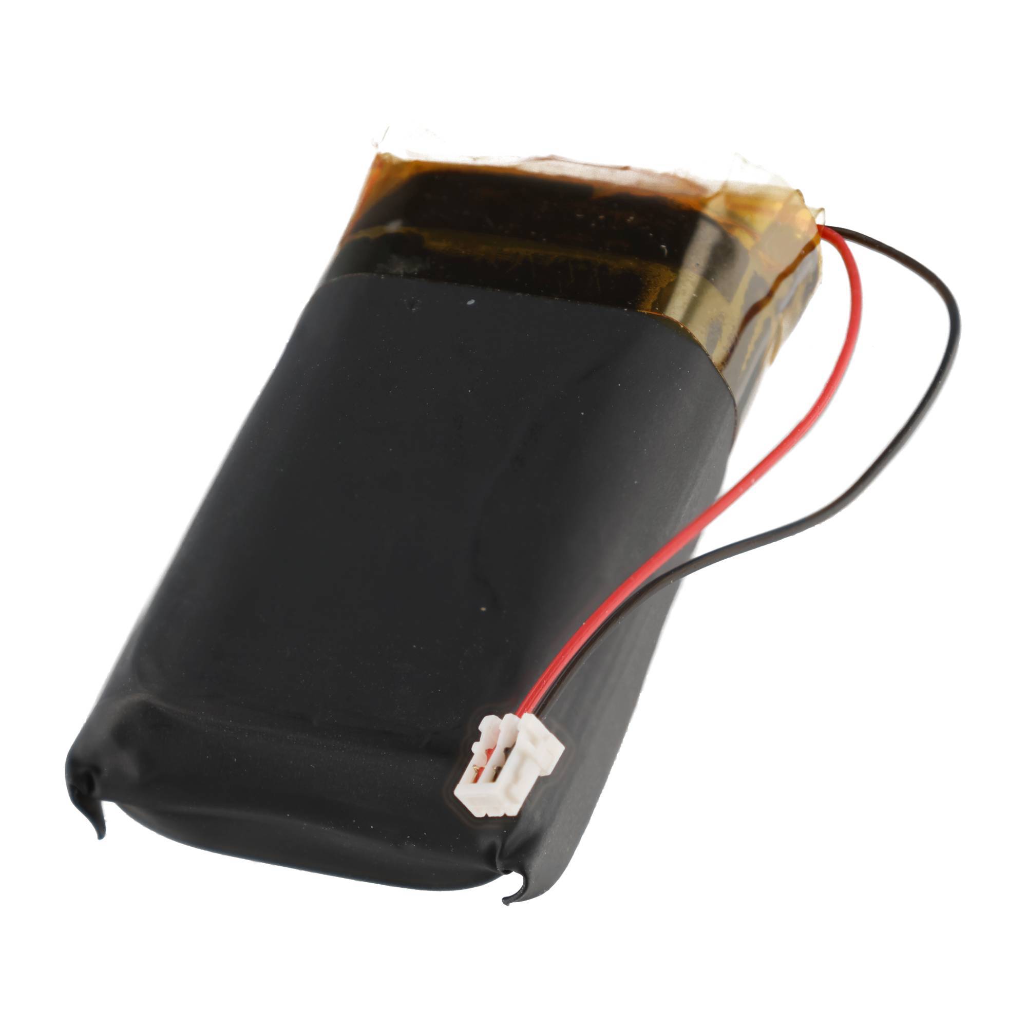 Kleines schwarzes wiederaufladbares Batteriepack mit roten und schwarzen Drähten und einem weißen Stecker auf weißem Hintergrund