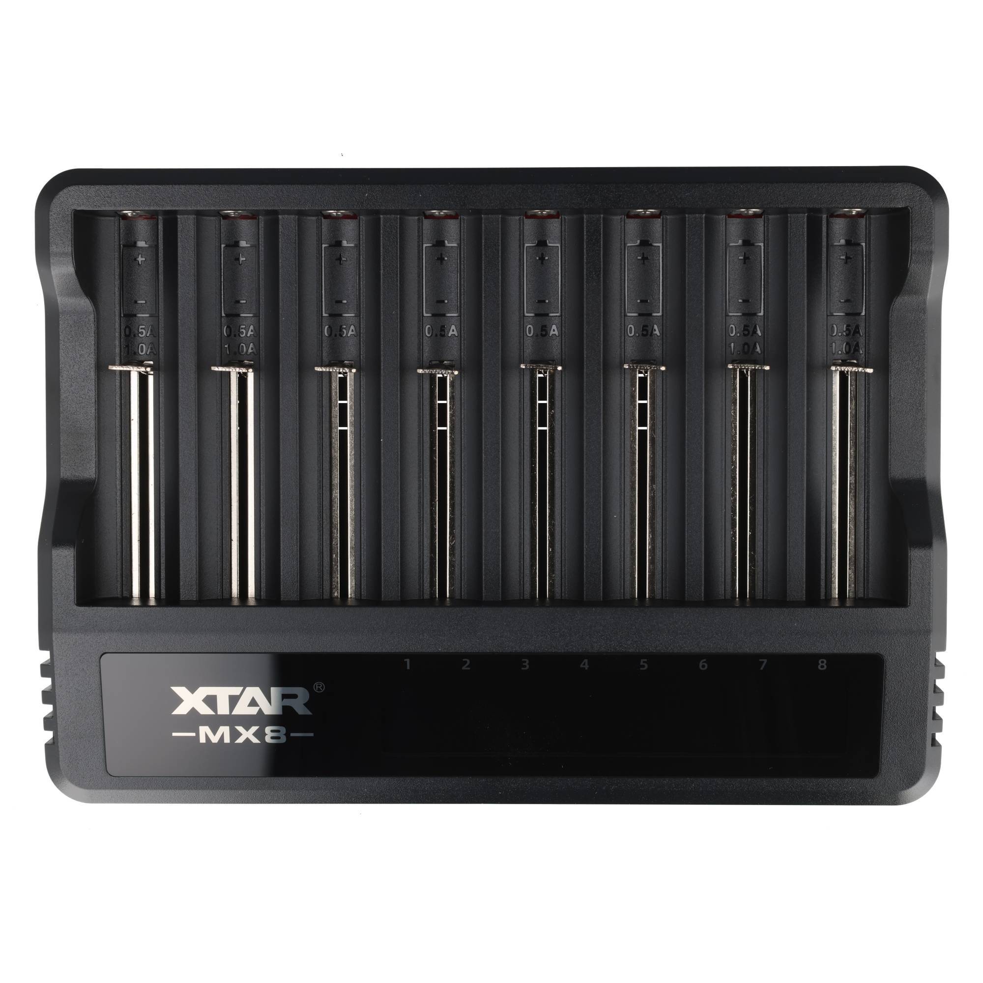 XTAR MX8 Batterieladegerät mit acht Steckplätzen zum Laden von zylindrischen Batterien, Vorderansicht.