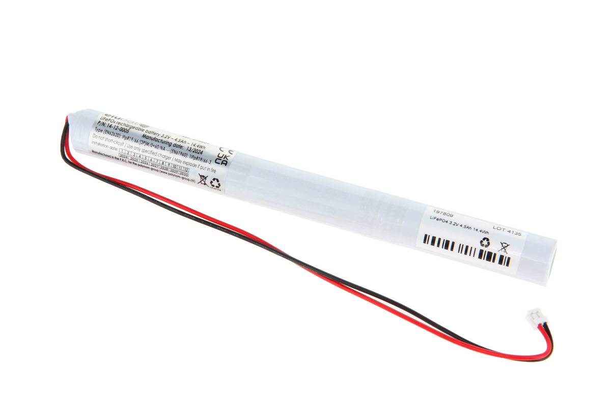 Langer zylindrischer wiederaufladbarer Batteriepack mit roten und schwarzen Kabeln und einem Etikett, dargestellt auf weißem Hintergrund.