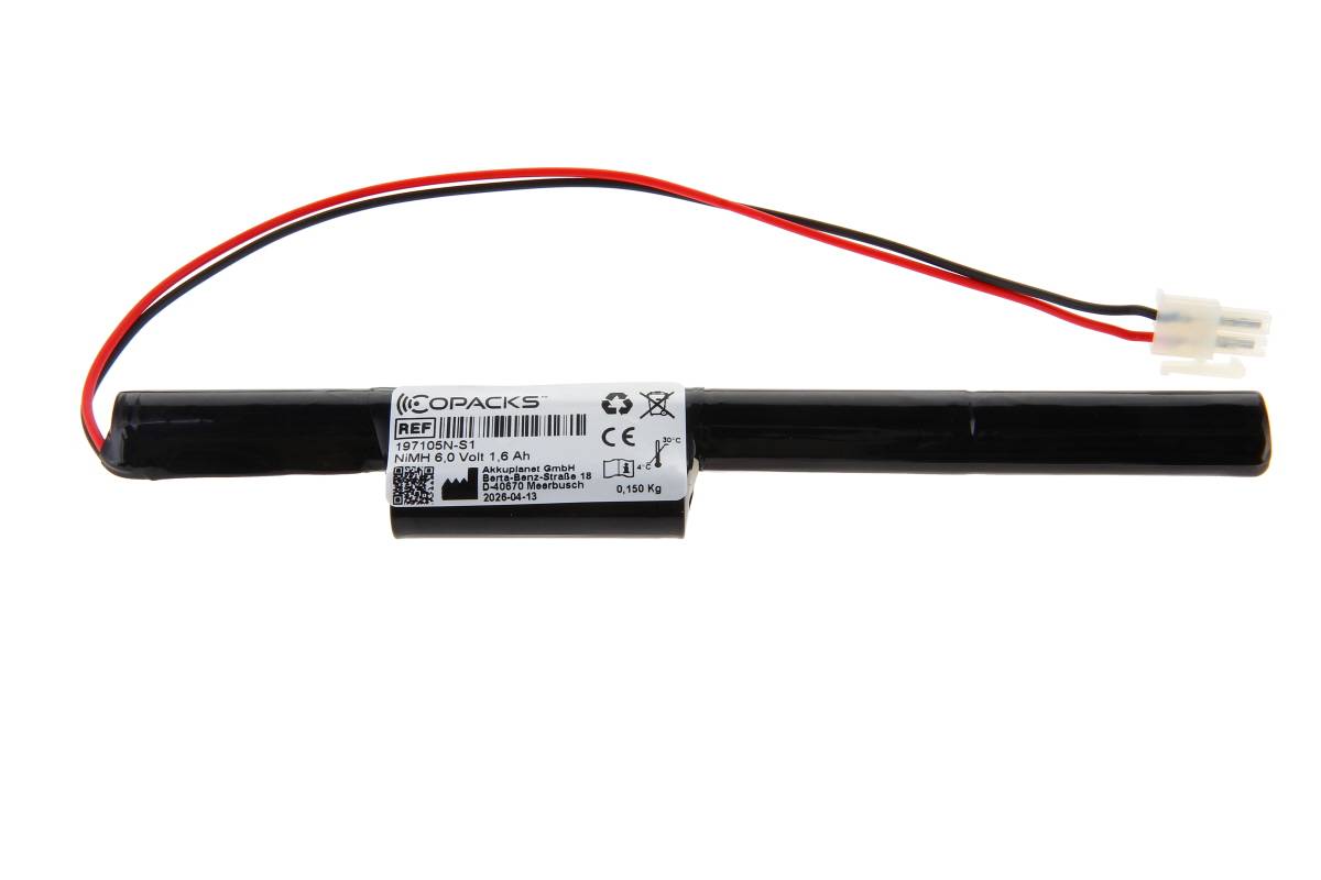 Schwarze zylindrische wiederaufladbare Batterie mit roten und schwarzen Drähten und einem weißen Stecker auf neutralem Hintergrund.