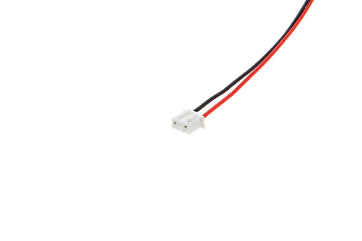 Zweidraht-Elektrostecker mit roten und schwarzen Leitern auf weißem Hintergrund.