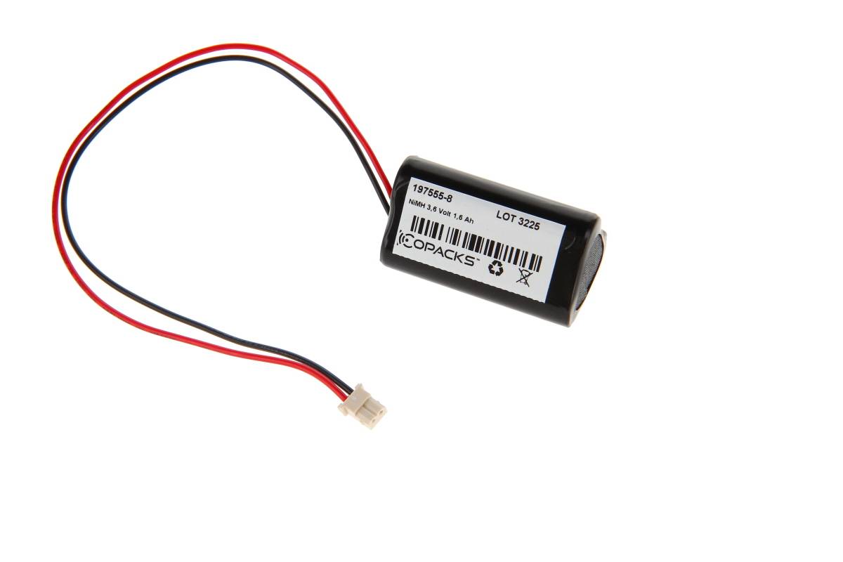 Kleines schwarzes Batteriepack mit roten und schwarzen Drähten, die in einem weißen Stecker enden, mit der Bezeichnung 
