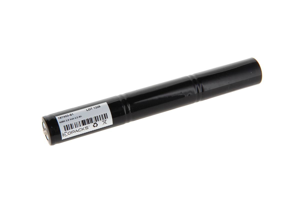 Schwarzes zylindrisches Batteriepaket mit Etikett und Barcode, dargestellt auf weißem Hintergrund.