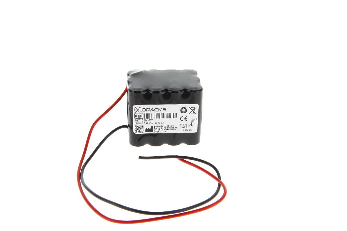 Schwarzer wiederaufladbarer Batteriepack mit roten und schwarzen Kabeln, dargestellt auf weißem Hintergrund.