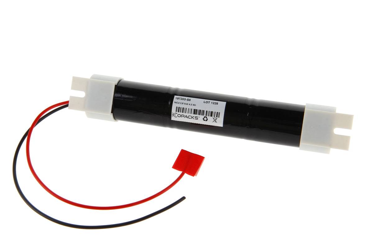 Schwarze zylindrische elektrische Komponente mit weißen Endkonnektoren und roten/schwarzen Drähten, isoliert auf weißem Hintergrund.
