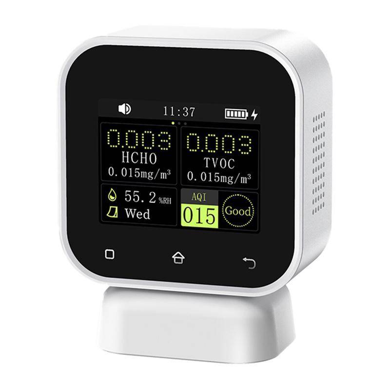 Digitales Luftqualitätsmessgerät, das HCHO, TVOC, Luftfeuchtigkeit, Datum und AQI 015 mit der Kennzeichnung 