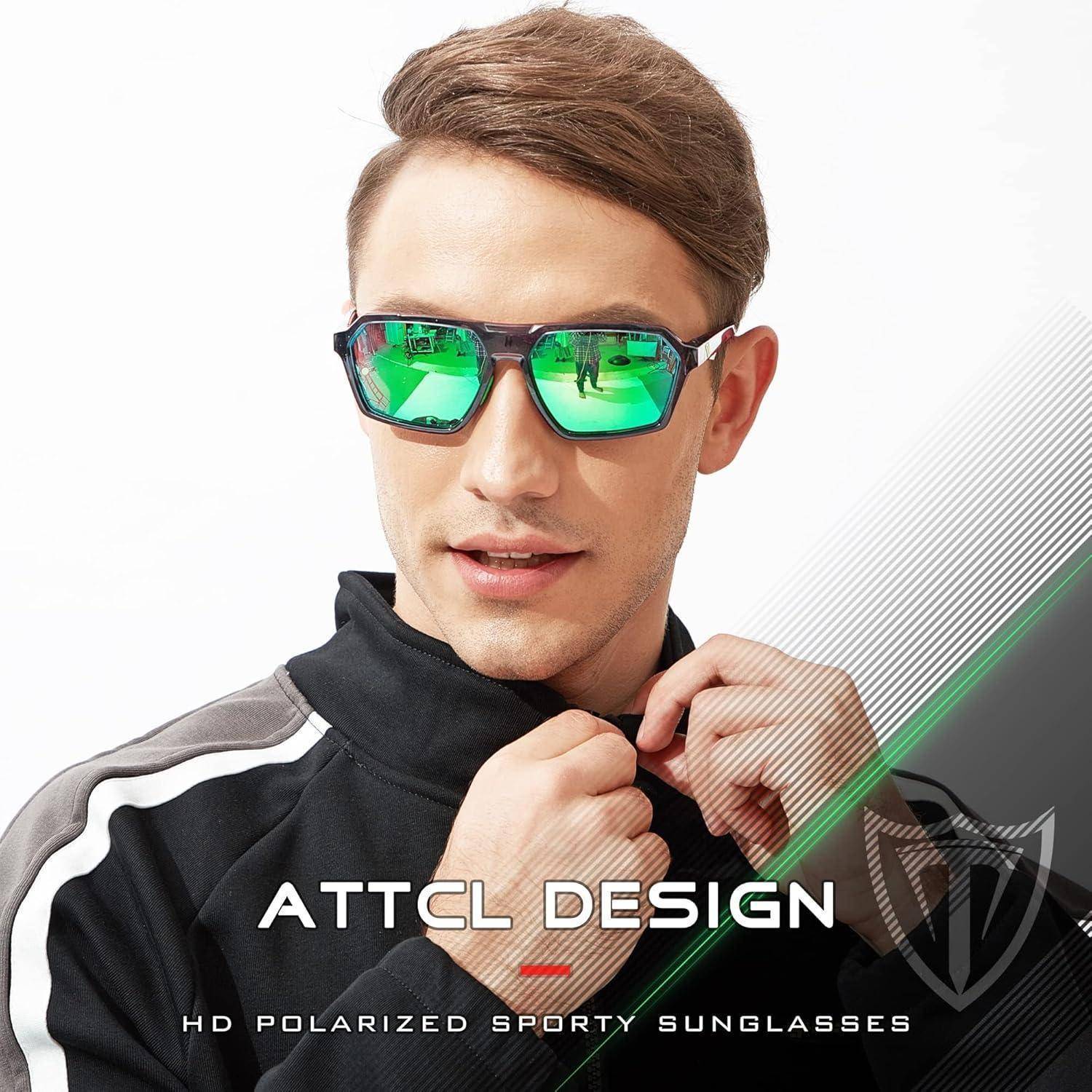 Junger Mann, der reflektierende grüne Sport-Sonnenbrillen und eine schwarze Sportjacke trägt, posiert als Anzeige für polarisierte Sonnenbrillen von "ATTCL DESIGN"".