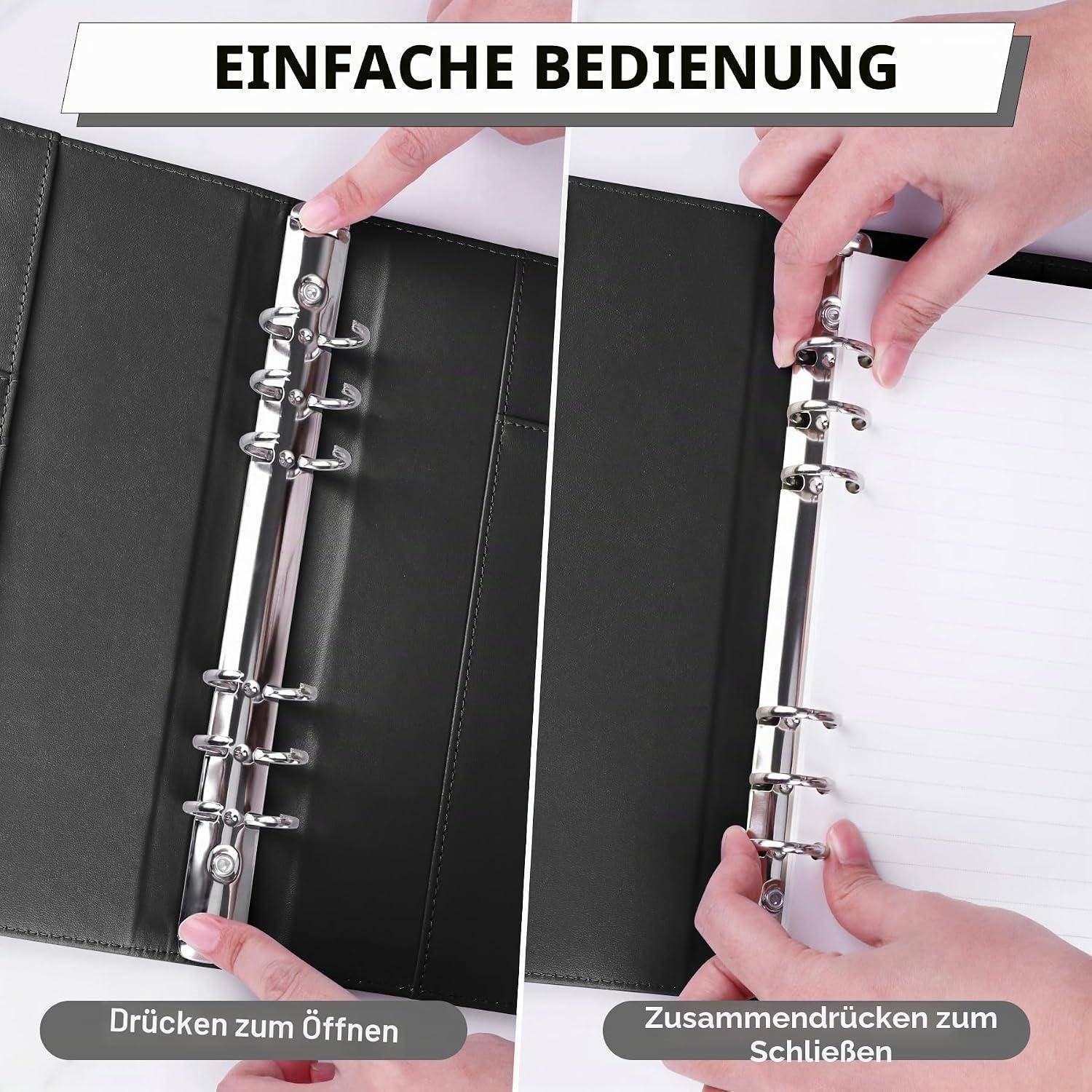 Bedienungsanleitung für einen Ringordner-Mechanismus: Drücken Sie die Metallringe, um sie zu öffnen und Seiten hinzuzufügen, dann drücken Sie sie zusammen, um sie zu schließen. Der Text lautet: „EINFACHE BEDIENUNG