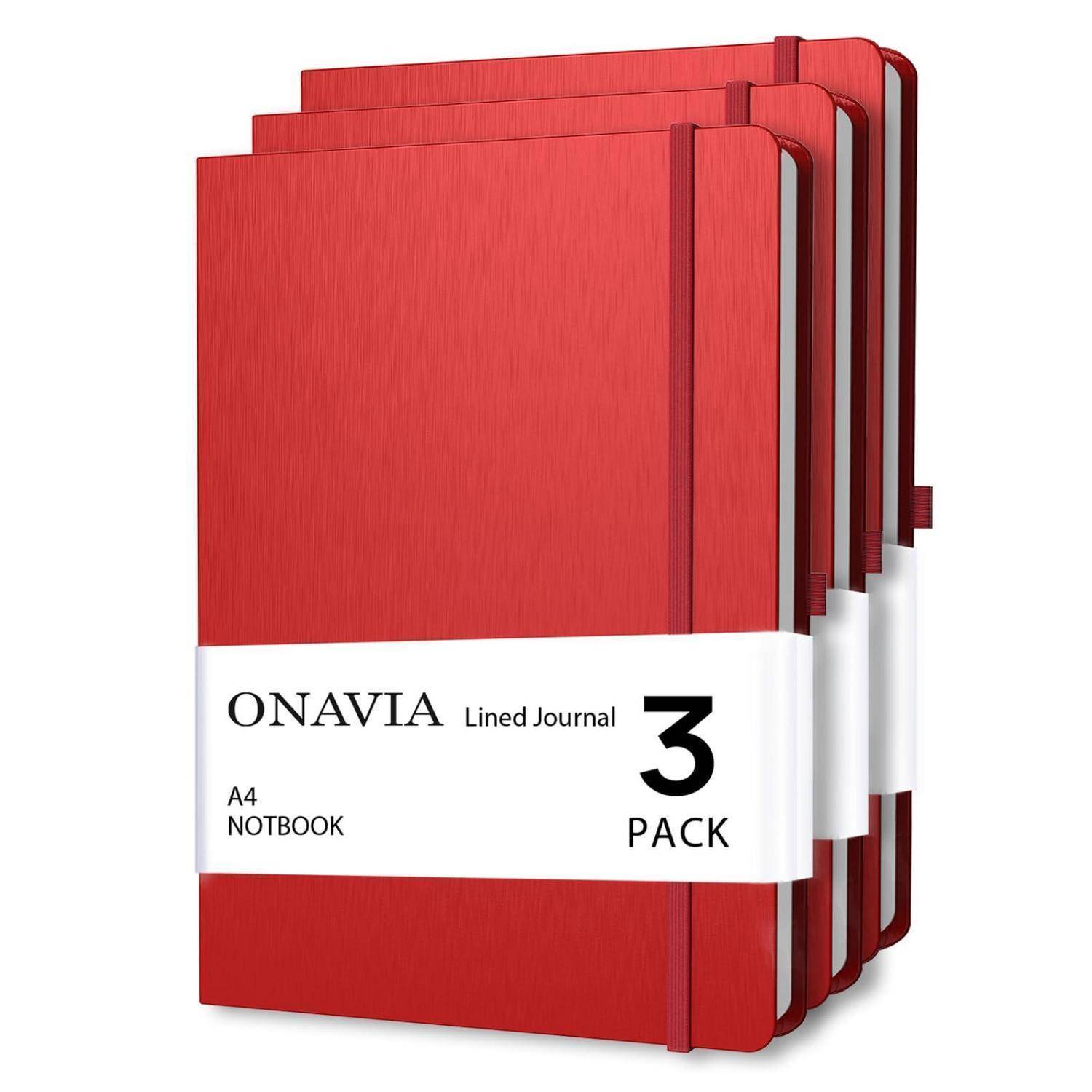 Drei rote A4-Notizbücher mit Linien, verkauft als 3er-Pack, mit einem weißen Etikett mit der Aufschrift „ONAVIA