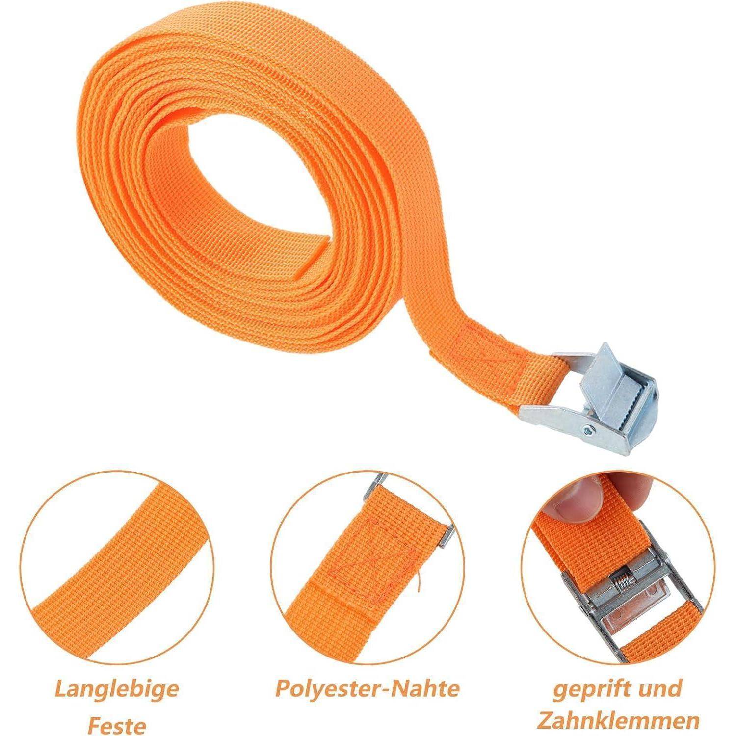 Oranger Spanngurt aufgerollt mit Metallschnalle; drei Nahaufnahmen zeigen strapazierfähiges Gurtband, Polyesternähte und Spannklemme mit Federmechanismus.
