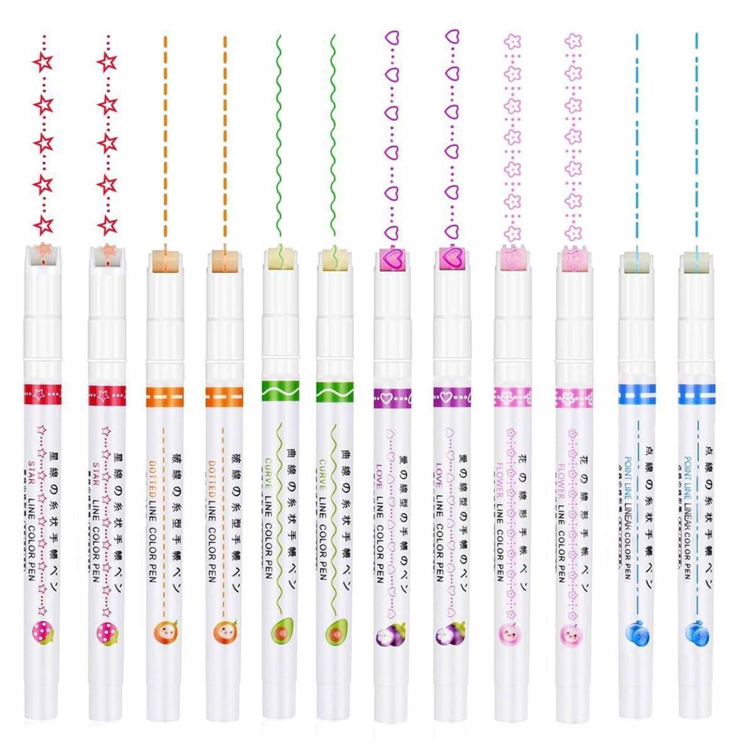 Satz farbenfroher Dual-Tip-Stiftemarker mit passenden dekorativen Tintenmustern und weißen Laufetiketten, angeordnet in einer Reihe auf weißem Hintergrund.