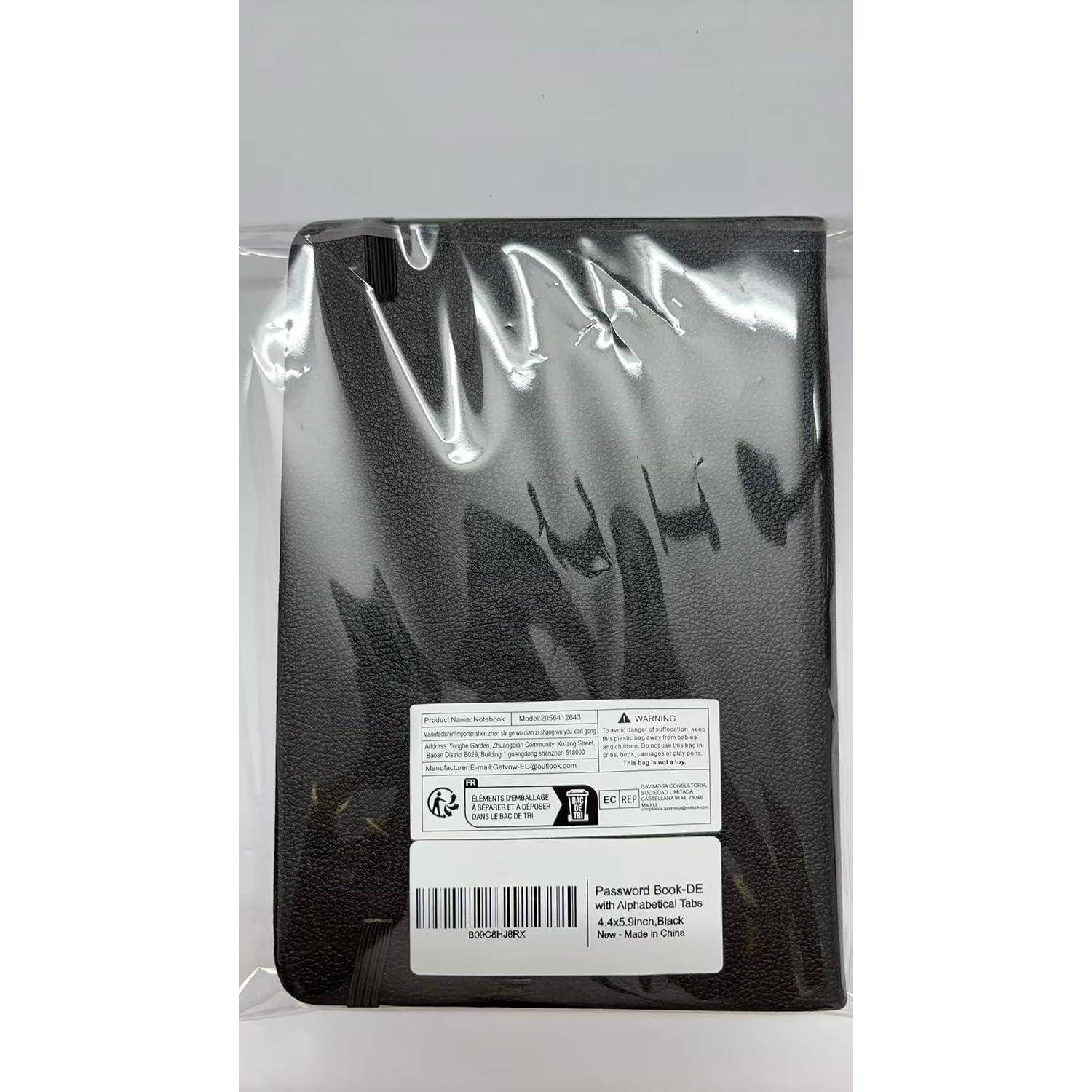 Ein schwarzes Hardcover-Notizbuch oder Planer in durchsichtiger Kunststoffverpackung mit Produktetiketten und Barcode, wahrscheinlich ein Passion Planner im Buchstil mit täglichen, wöchentlichen oder monatlichen Agenden.