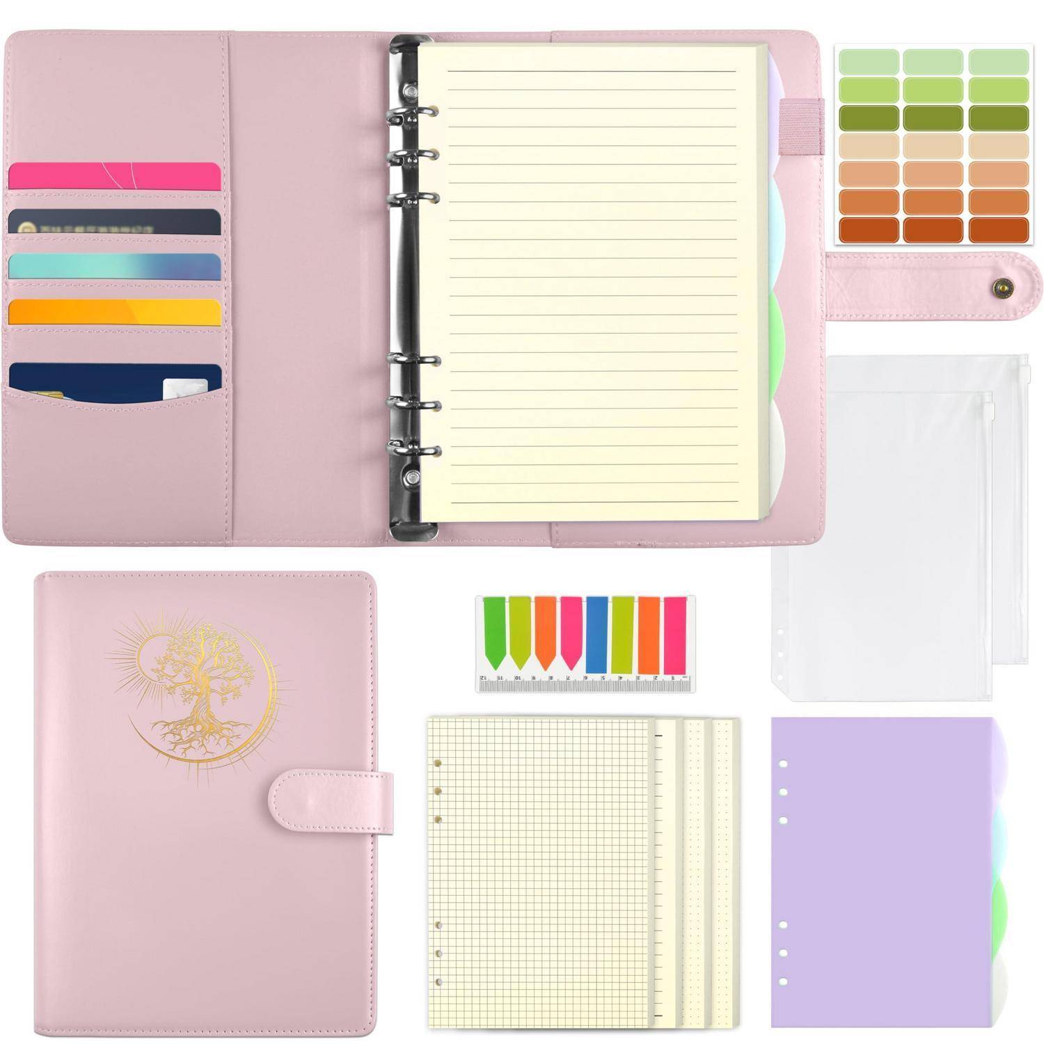 Rosa spiralgebundenes Planerset mit liniertem Notizbuch, Pastell-Registerblättern, Haftnotizen, Seitenkennzeichnern, Millimeterpapier und Taschen auf weißem Hintergrund.