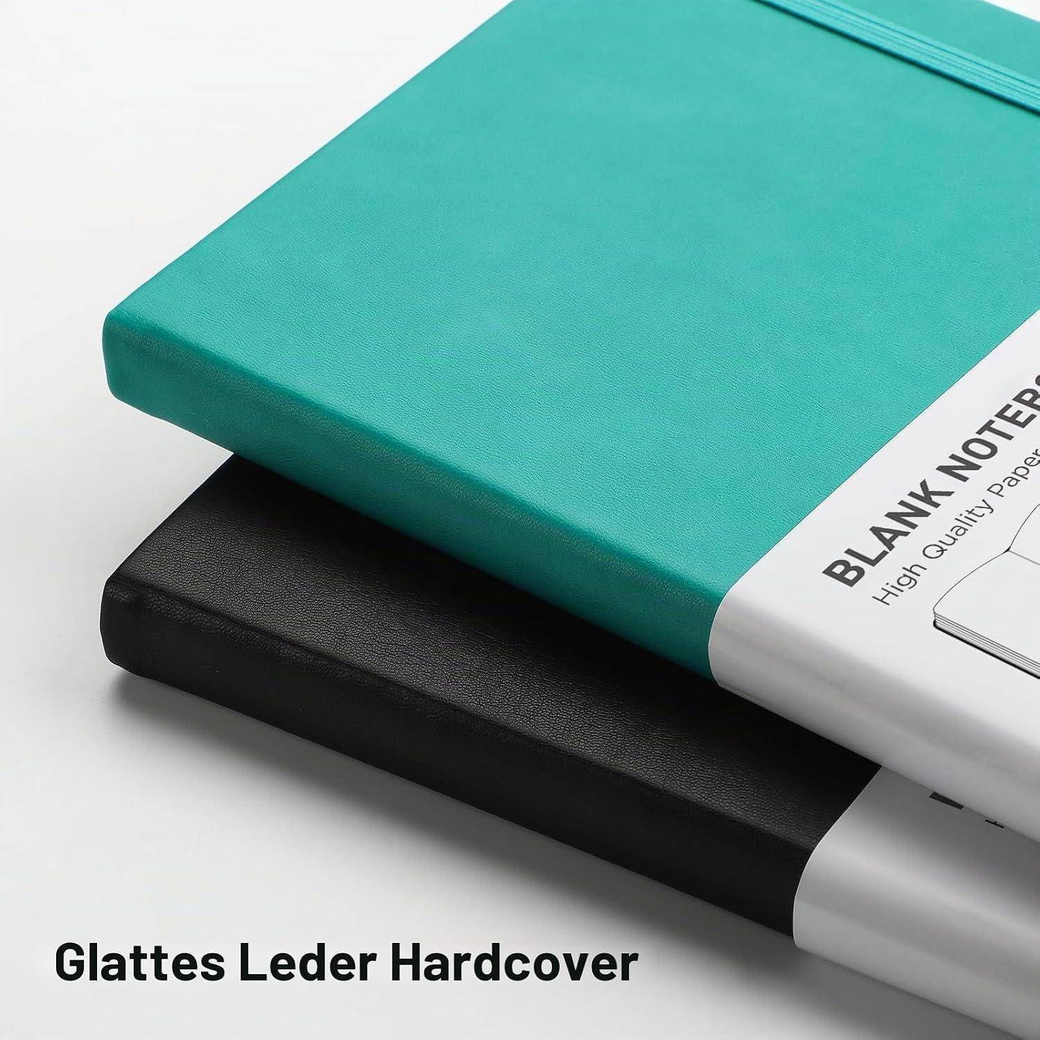 Zwei Hardcover-Notizbücher, türkis und schwarz mit weißen Etiketten, diagonal gestapelt; der Text lautet „Glattes Leder Hardcover
