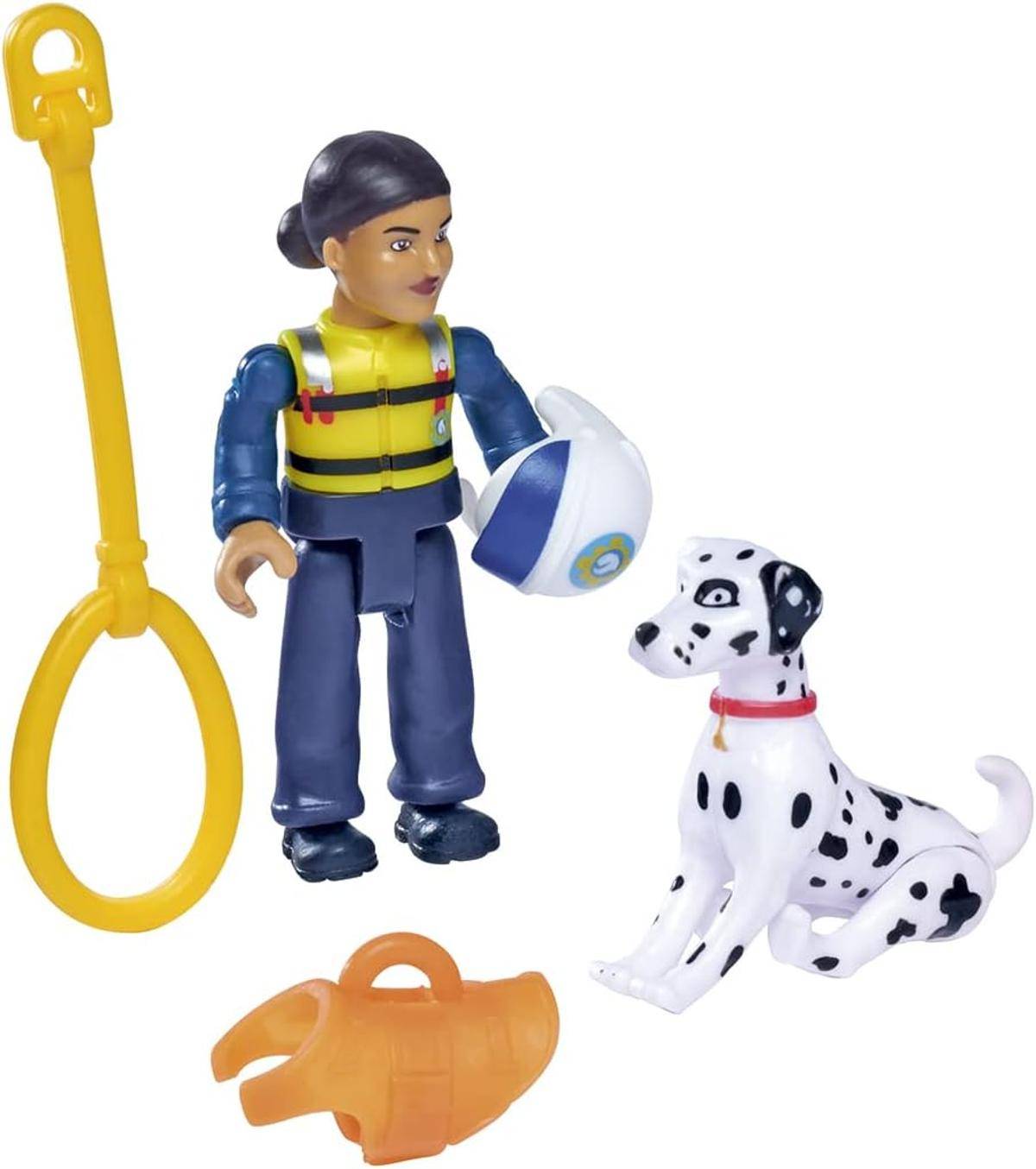 Rettungsarbeiter mit Helm und Spielzeug, Dalmatiner-Hund, gelbe Leinenschleife und oranges Zubehör auf weißem Hintergrund.