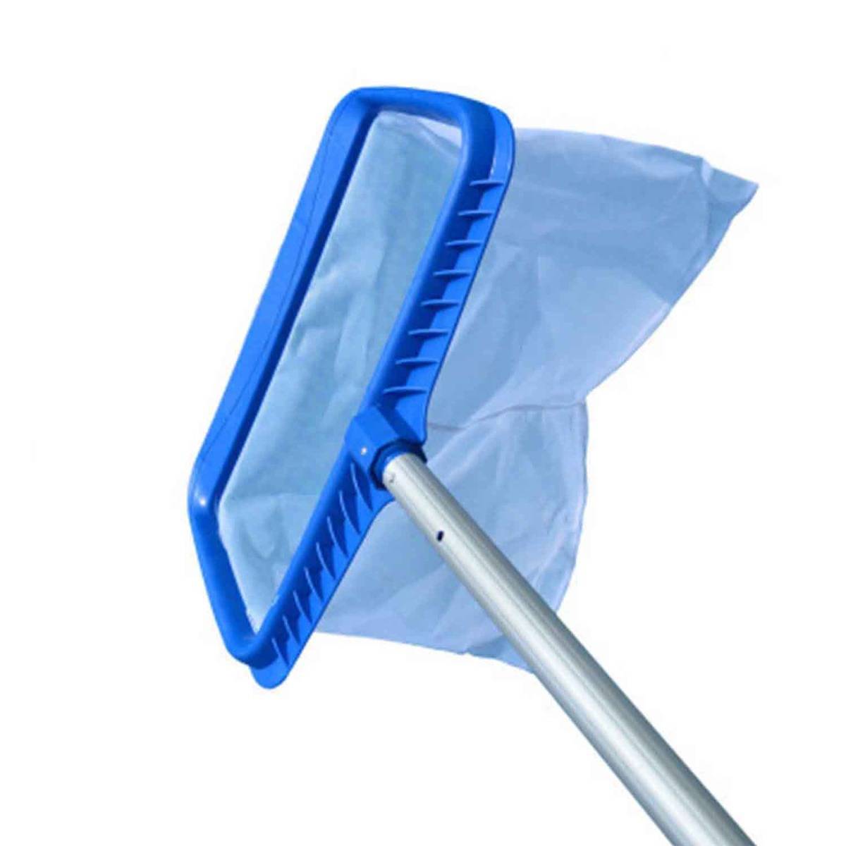 Blauer Pool-Skimmer-Netz mit langem Griff und feinem Maschennetzbeutel zum Entfernen von Blättern und Schmutz aus dem Wasser.