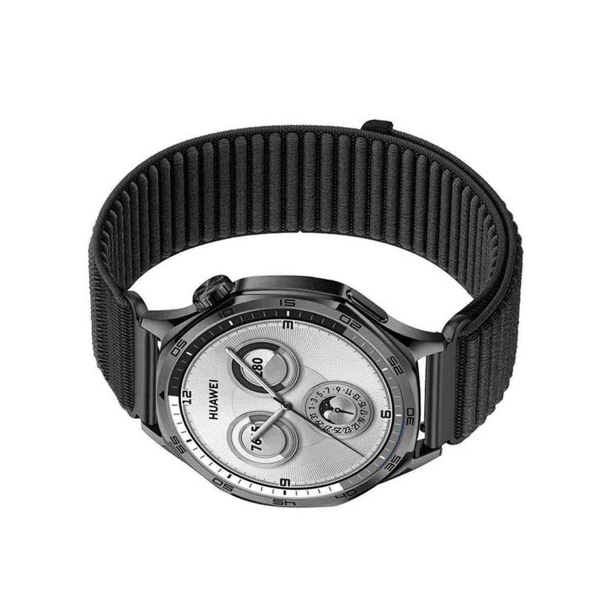 Schwarze Huawei-Armbanduhr mit geriffeltem Stoffband und silbernem Analogzifferblatt, Vorderansicht auf weißem Hintergrund.