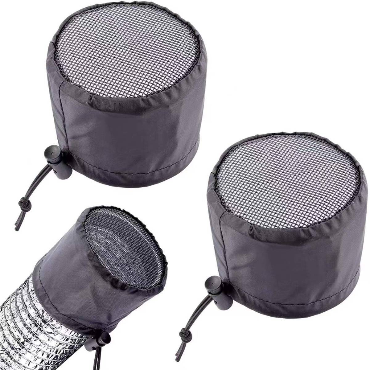 Drei graue zylindrische Netzmützen mit Zugschnüren, dargestellt als abnehmbare Kappen für Lüftungsschacht- oder Rohröffnungen.
