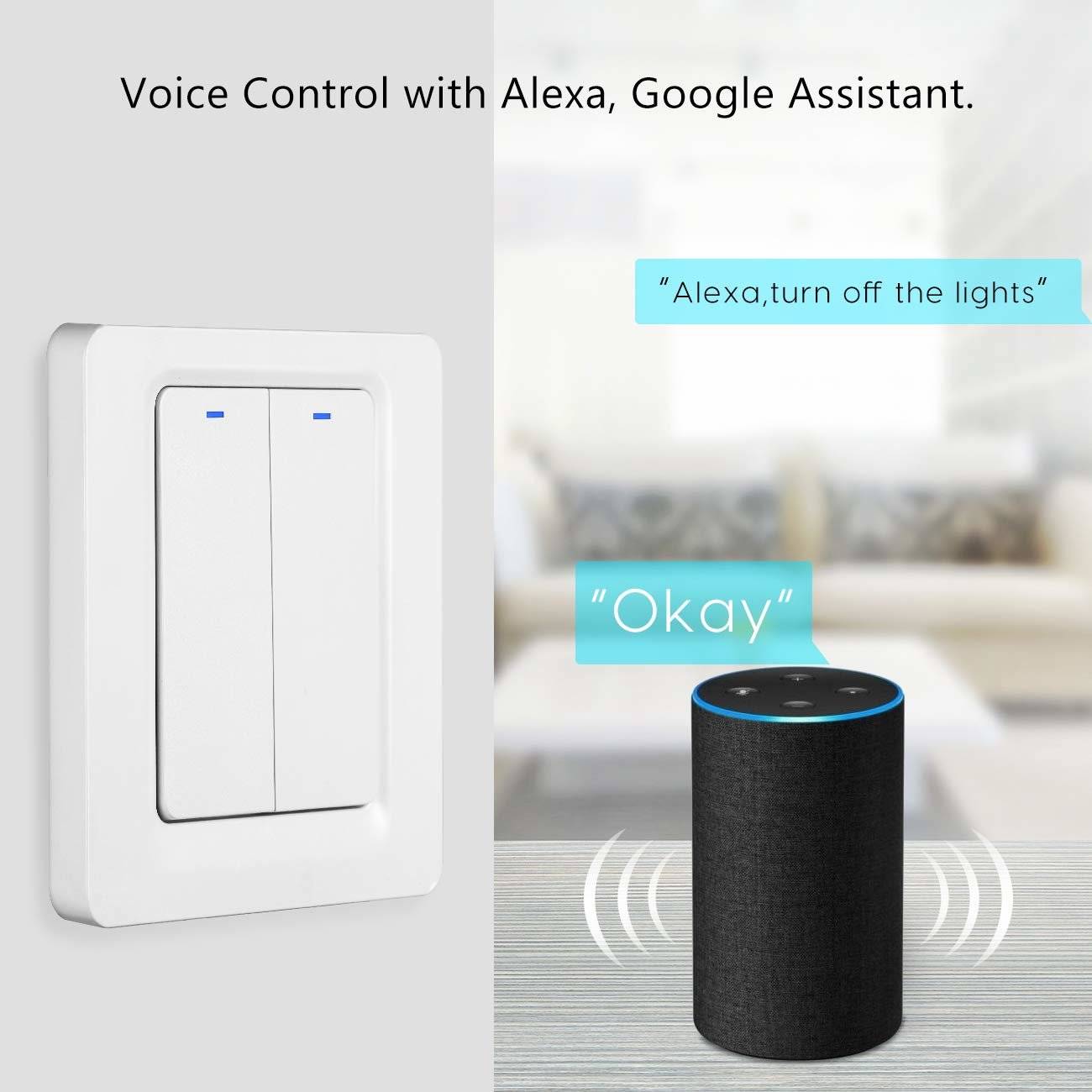 Sprachgesteuerter intelligenter Lichtschalter mit Alexa und Google Assistant, neben einem Smart Speaker gezeigt, der auf 