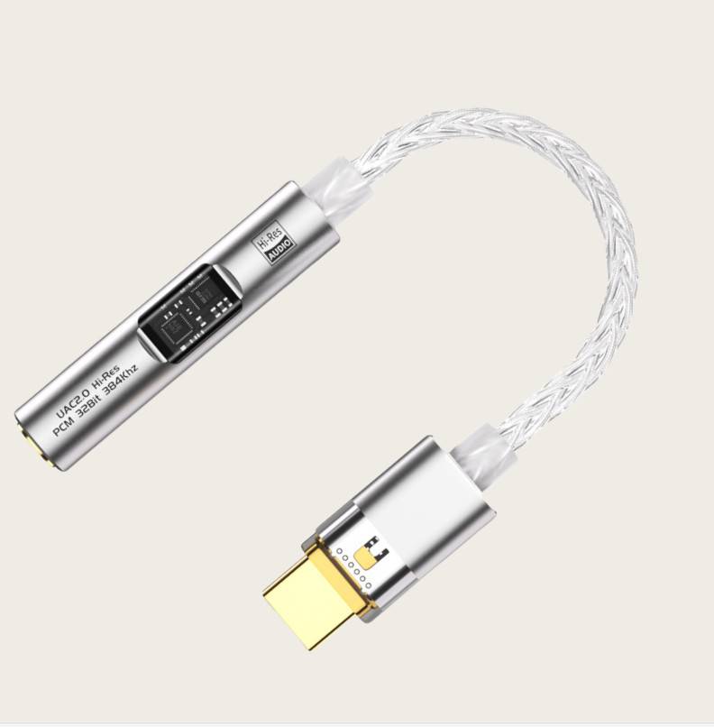 Versilbertes geflochtenes USB-Audiokabel mit zwei Anschlüssen, einer mit der Bezeichnung „UAC20 Hi-Res PCM 32bit 384kHz