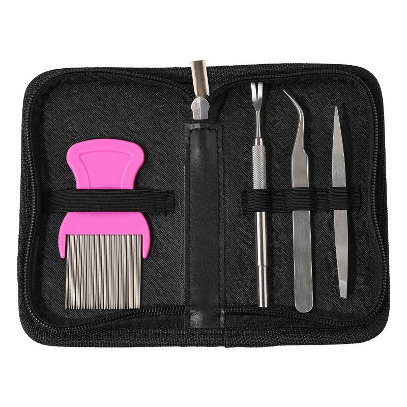 Offener schwarzer Reißverschluss-Pflegeset mit einem rosa Läusekamm und drei Metallinstrumenten, die im Inneren befestigt sind.