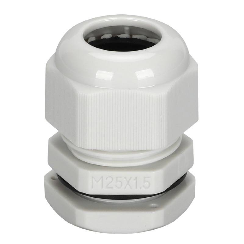Weißes Kunststoff-Kabelverschraubung mit Gewindelauf und Sechskantmutter, dargestellt auf einfachem Hintergrund.