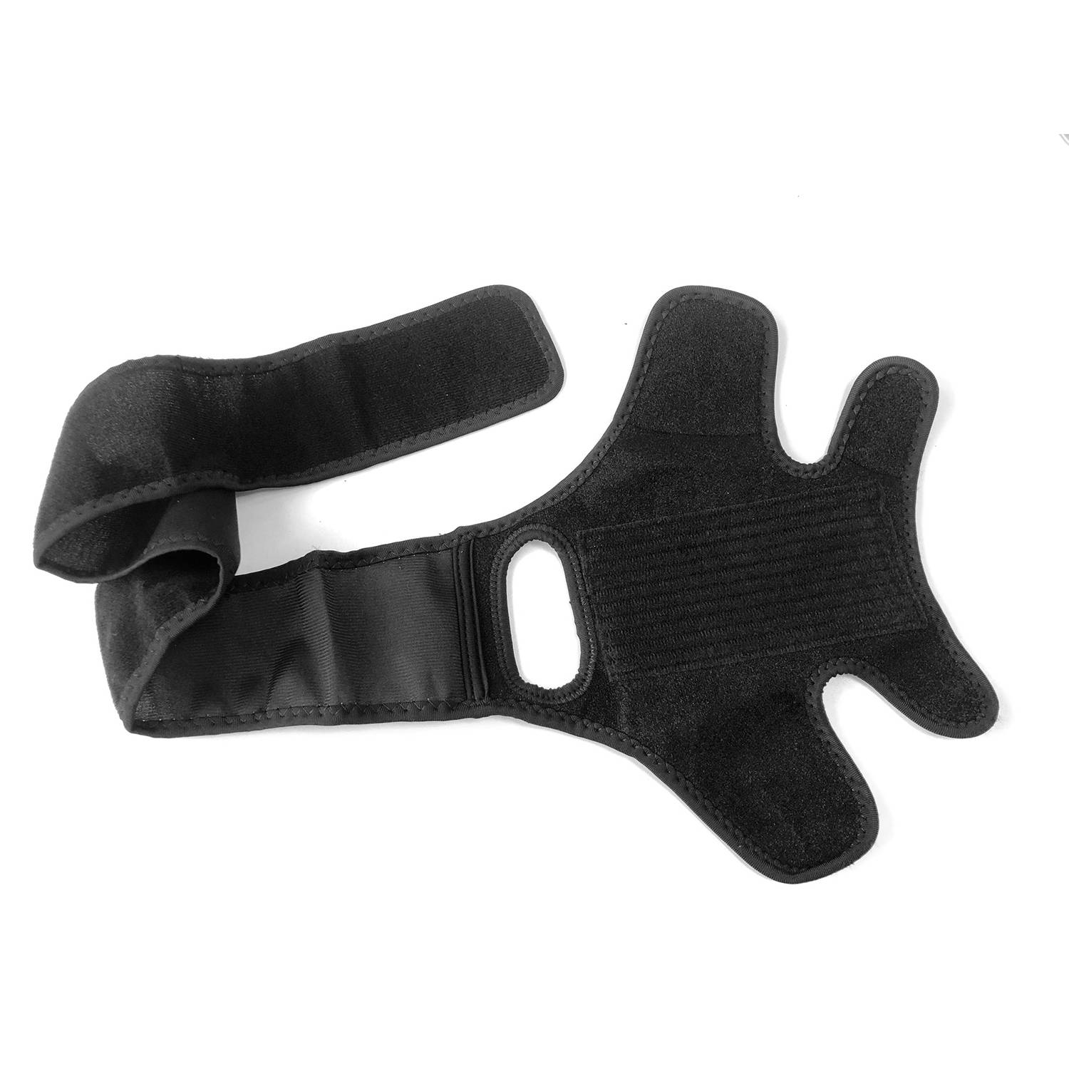 Schwarze verstellbare Handgelenkbandage oder Stütze mit Klettverschlussgurten, gezeigt auf weißem Hintergrund.