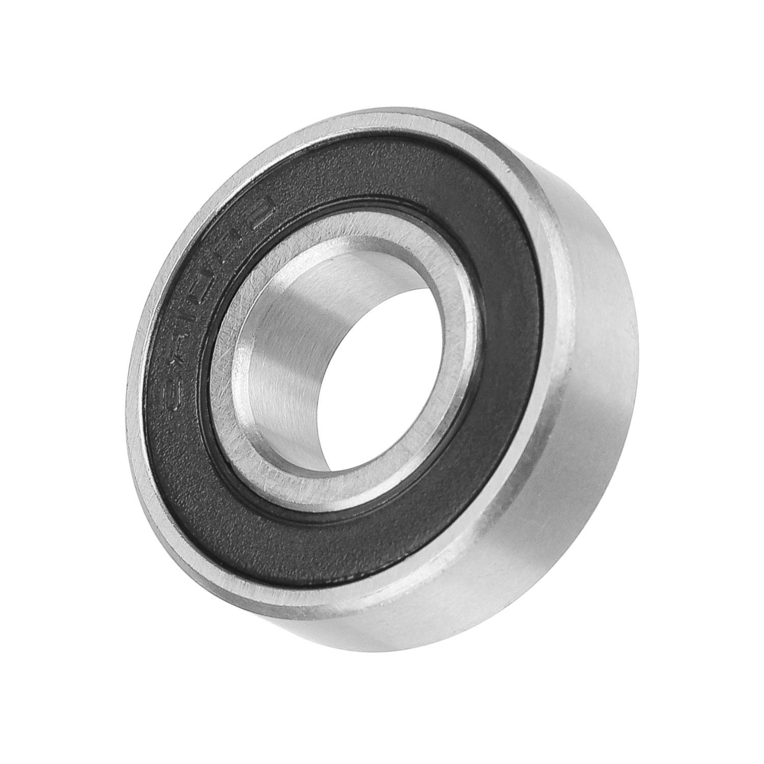 Nahaufnahme eines Metallkugellagers mit schwarzer Dichtung, isoliert auf weißem Hintergrund dargestellt.