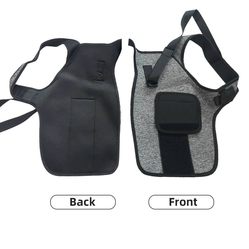 Schwarze und graue verstellbare Weste mit Geschirr, shown front and back, mit gepolsterten Trägern und einer Fronttasche mit Beutel.