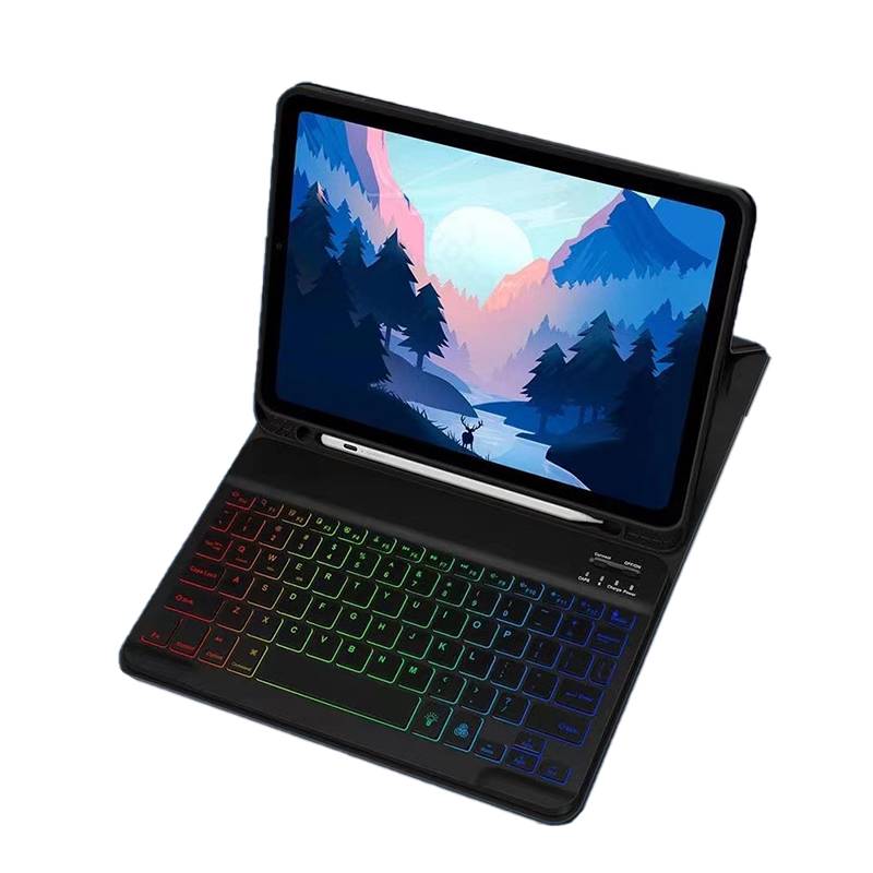 Tablet mit angebrachter Tastaturhülle, zeigt eine farbenfrohe Landschaft auf dem Bildschirm und RGB-beleuchtete Tasten