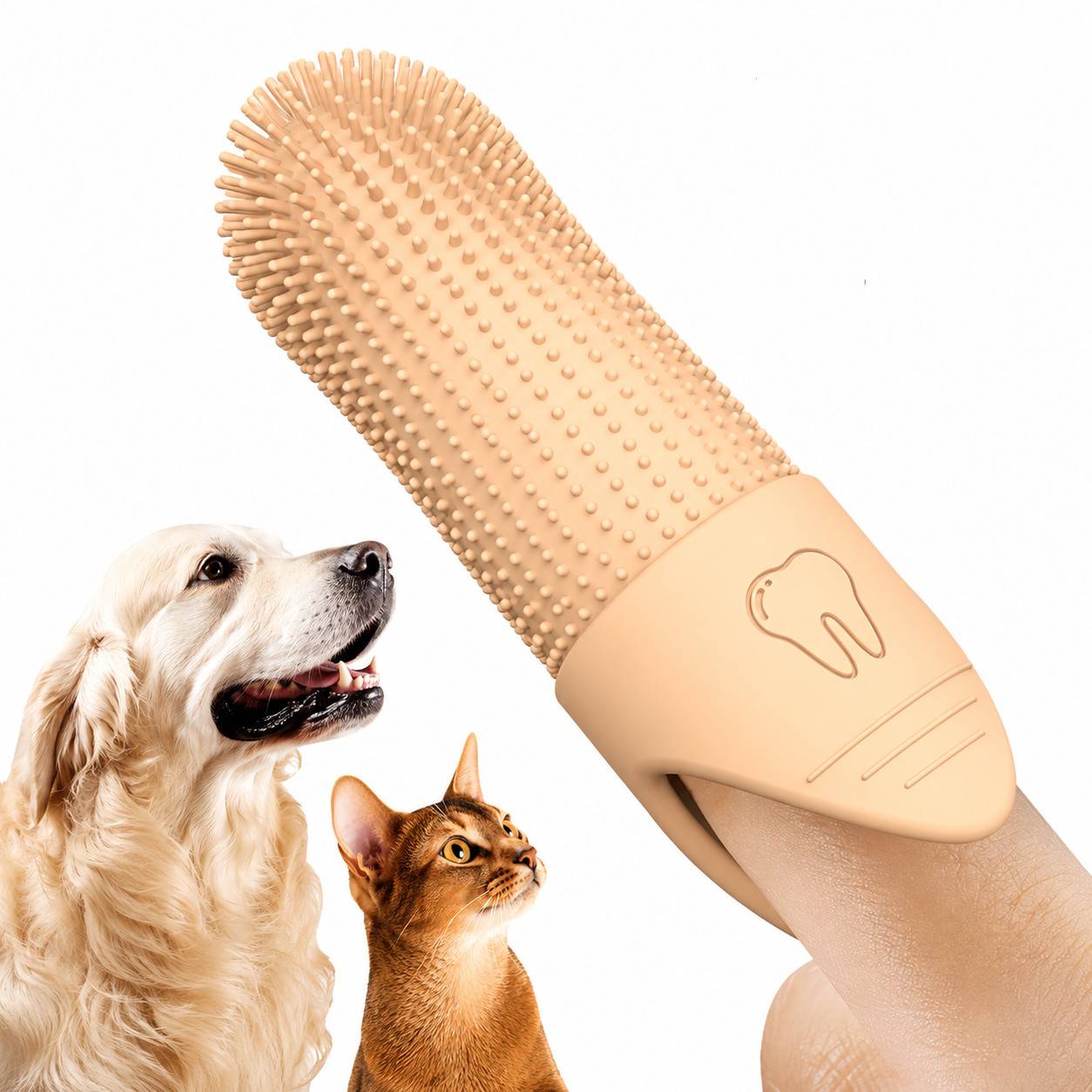 Silikon-Haustier-Zahnbürste Fingerbürste neben einem Hund und einer Katze, die ein strukturiertes beige Pflege-Werkzeug zum Reinigen der Zähne von Haustieren zeigt.