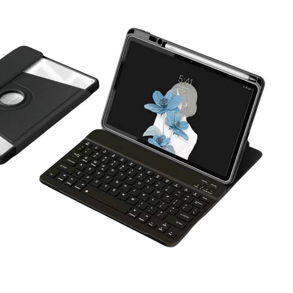 Tablet in einem Folio-Etui mit abnehmbarer Tastatur, geöffnet dargestellt mit eingeschaltetem Bildschirm und einer separaten schwarzen Schutzabdeckung daneben.