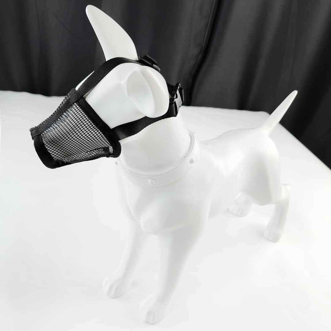 Schwarzer Polyester Hunde Maulkorb – Beißschutz, Bellschutz und verhindert unerwünschtes Fressen M