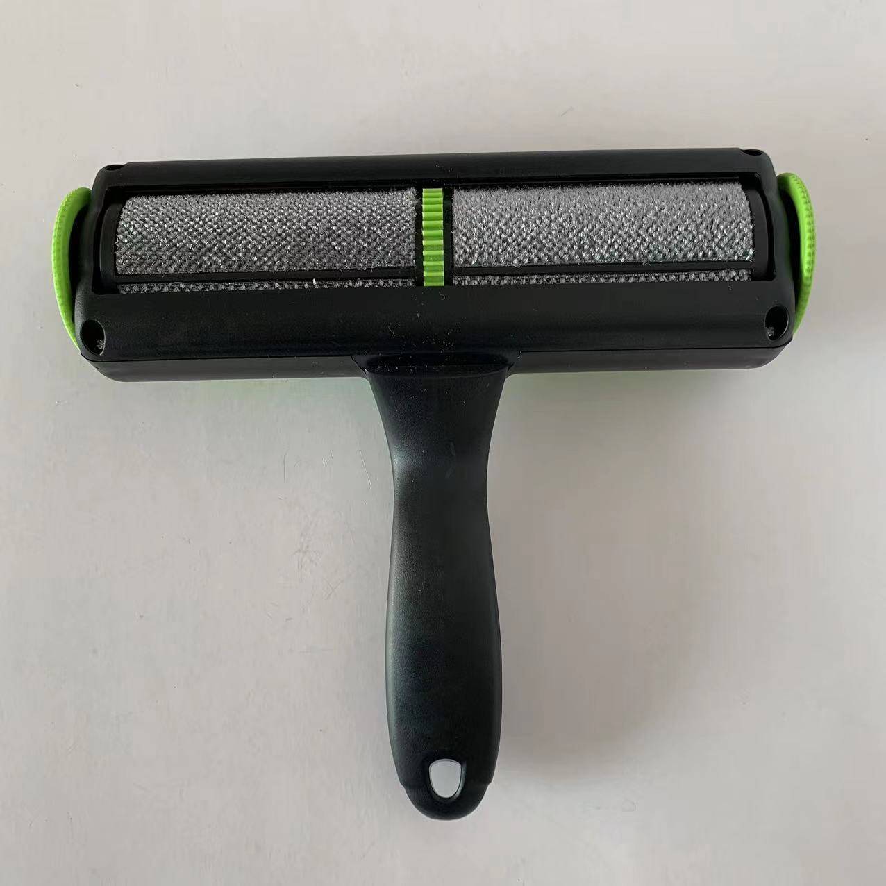 Effektive Tierhaarentferner-Bürste für Möbel & Teppiche