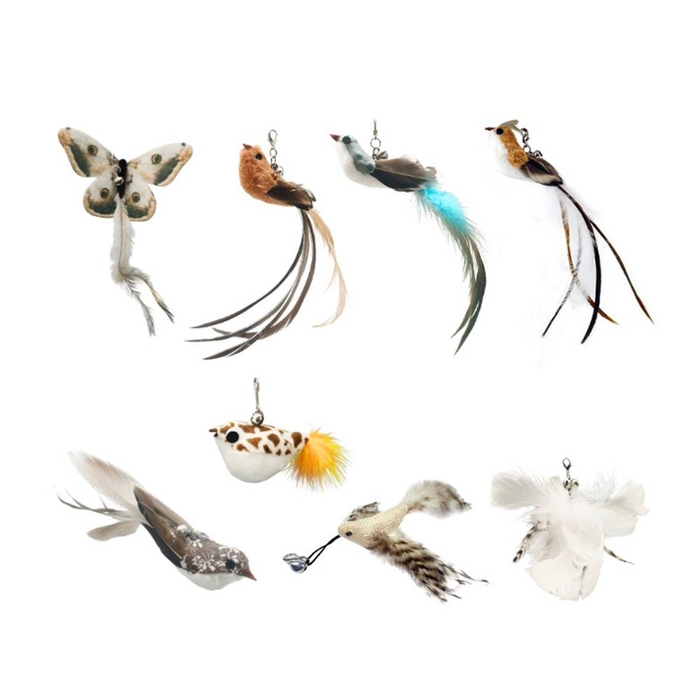 Sieben dekorative vogelförmige Feder- und Kunstfellbehänge, die auf weißem Hintergrund angezeigt werden.