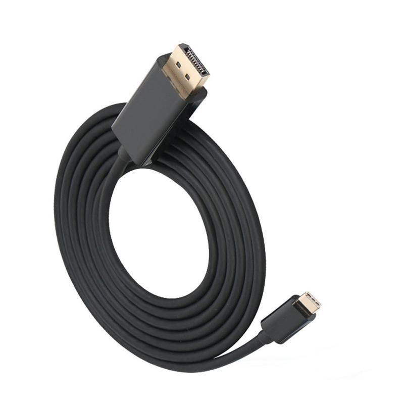 Aufgerolltes schwarzes HDMI-Kabel mit vergoldeten Steckverbindern auf weißem Hintergrund.
