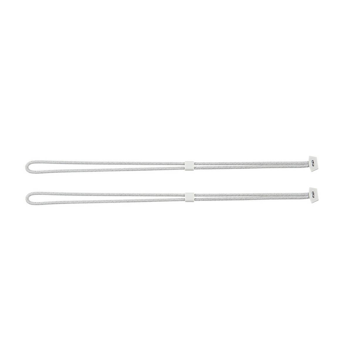 Zwei weiße geflochtene Schleifen aus Kabel mit kleinen Etiketten an den Enden, nebeneinander auf einem einfachen weißen Hintergrund dargestellt.