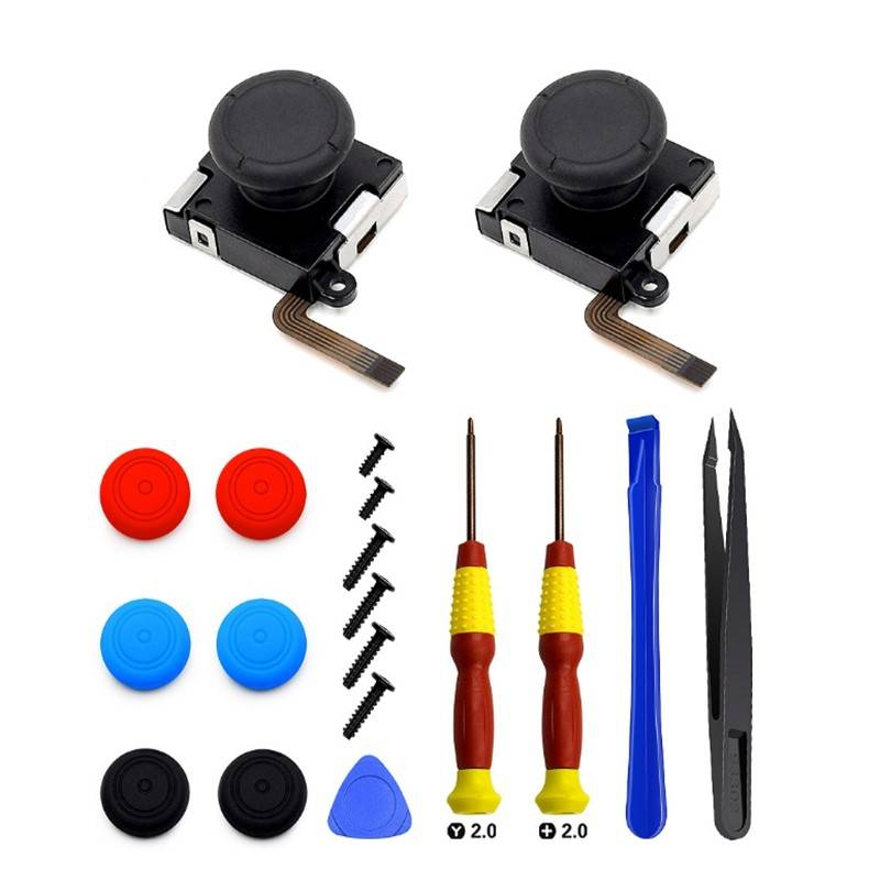Zwei schwarze Joystick-Module mit Kappen und Verkabelung, sowie rote, blaue und schwarze Tasten, Schrauben, zwei Präzisions-Schraubendreher, Hebelwerkzeug und Pinzette auf weißem Hintergrund.