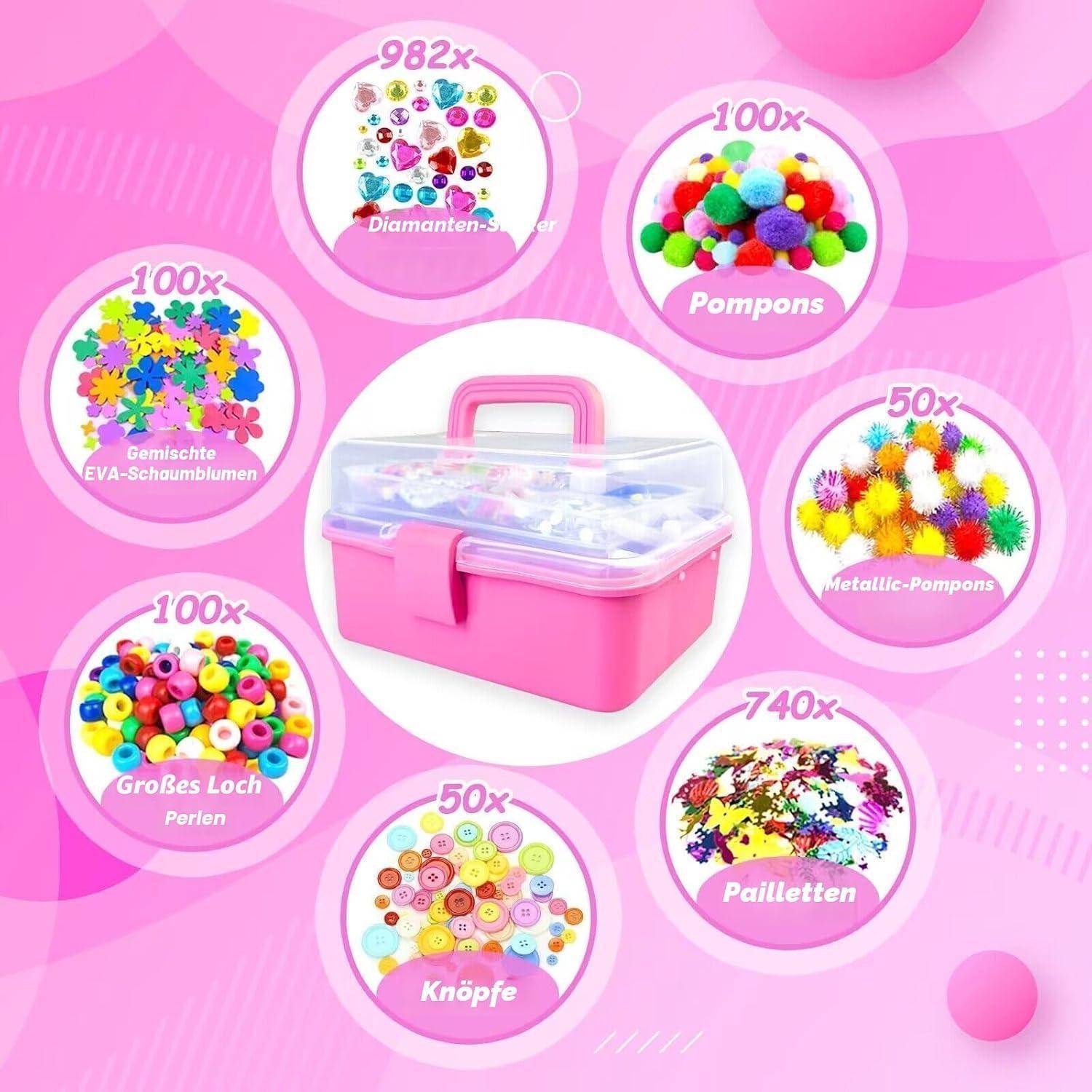 Rosa Bastelaufbewahrungsbox umgeben von Kreisen, die enthaltene Materialien und Anzahlen zeigen: 982 Diamanten, 100 Pompons, 100 gemischte EVA-Schaumstoffformen, 100 Großloch-Perlen, 50 Knöpfe, 50 metallische Pompons, 740 Pailletten.
