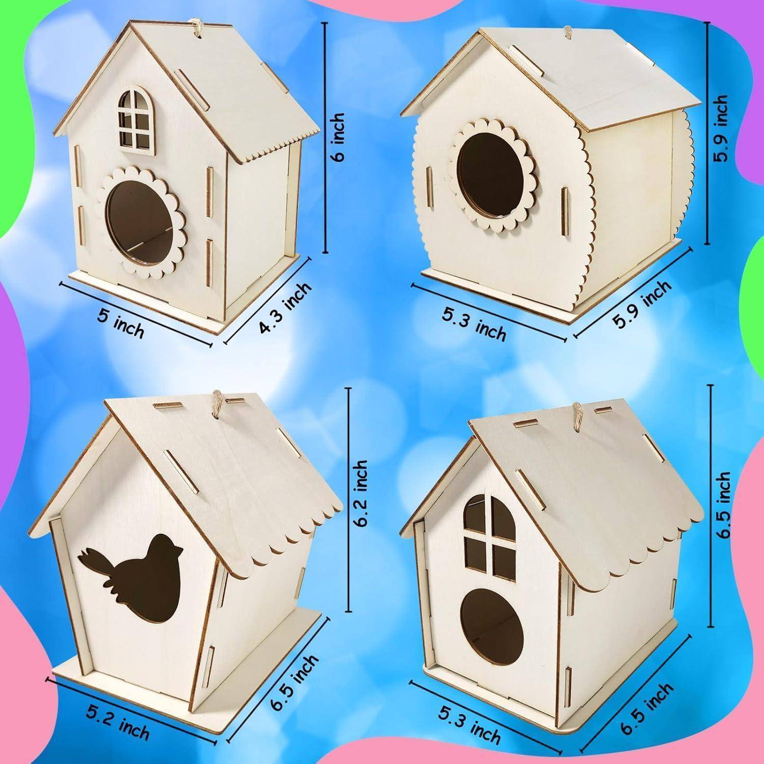 Vier lasergesnittene Holzvogelhaus-Designs mit Abmessungen, jedes mit einer unterschiedlichen vorderen Öffnung und dekorativen Aussparungen.