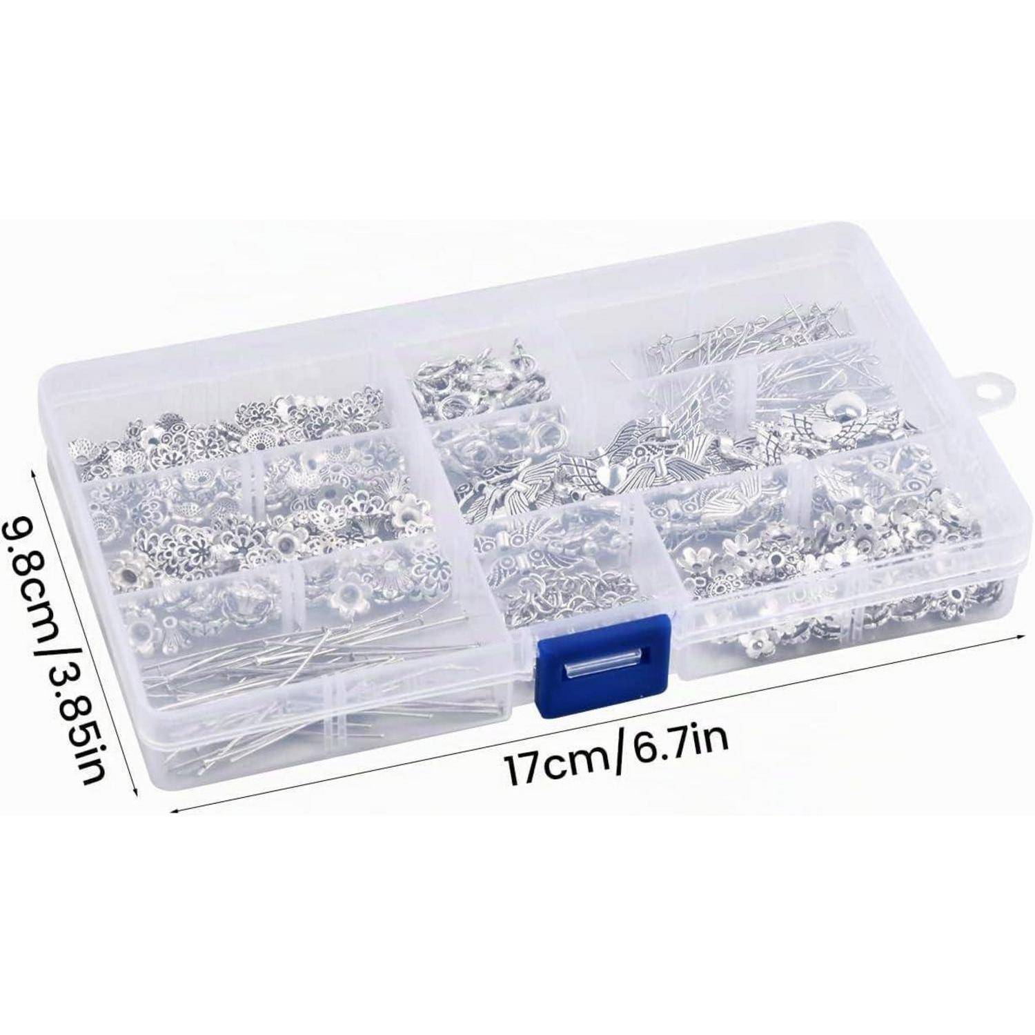 Transparente Kunststoff-Organizer-Box mit Fächern zum Aufbewahren von verschiedenen Perlen und Charms zum Schmuckbasteln; beschriftet 17 cm x 9,8 cm.