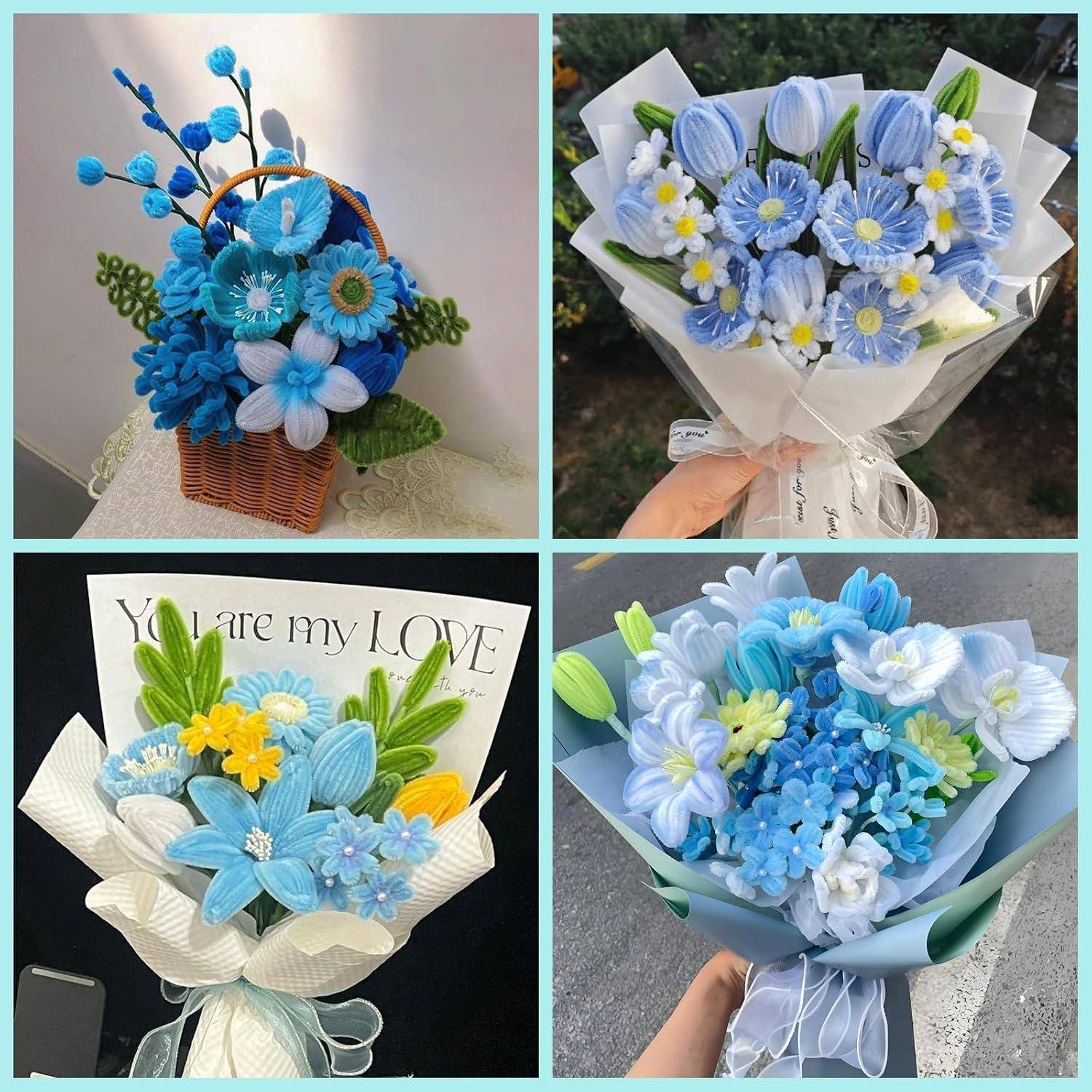 Collage aus vier handgefertigten Blumensträußen aus blauem, weißem und gelbem Material, jeder wie ein Geschenk verpackt und in verschiedenen Umgebungen dargestellt.