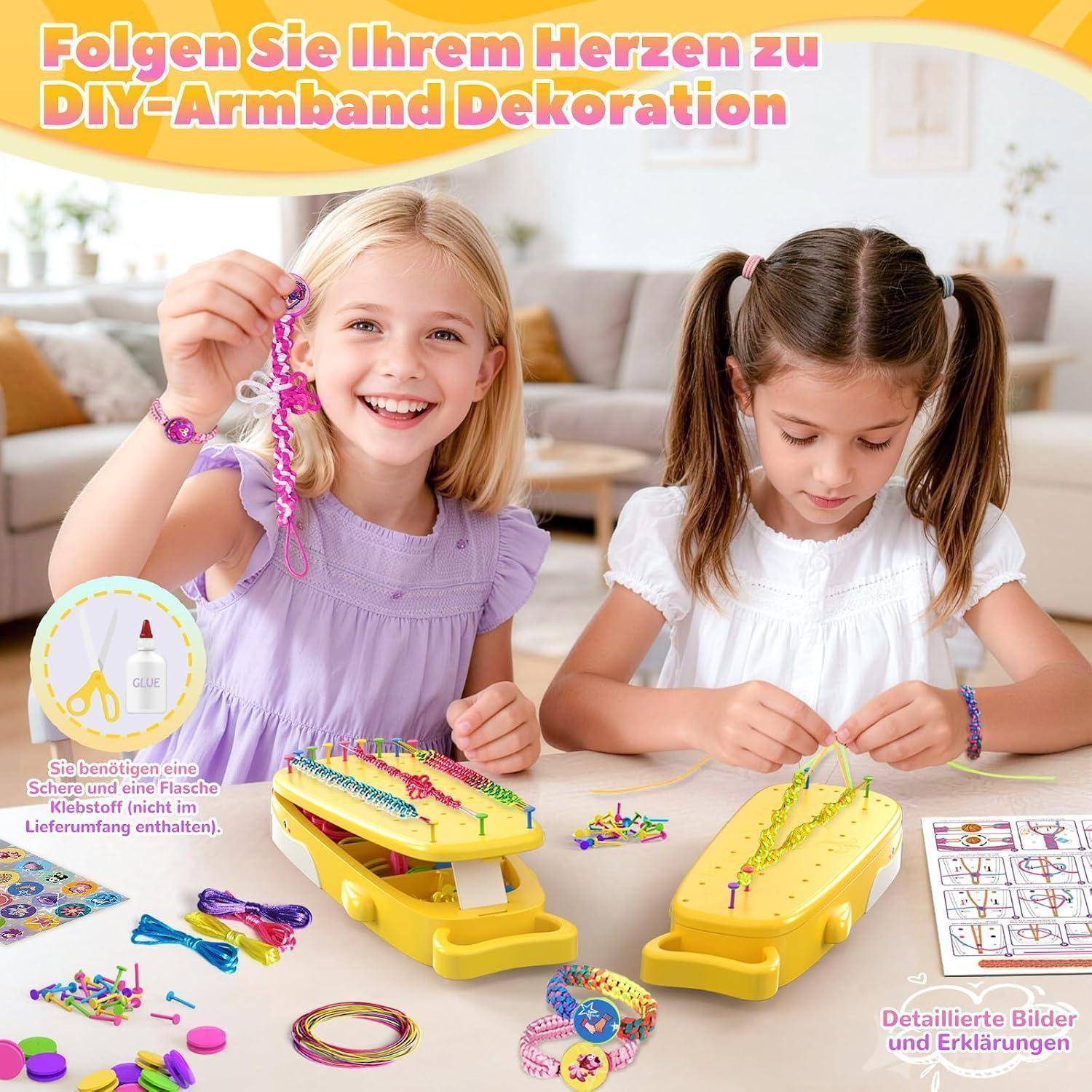 Zwei Mädchen stellen DIY-Charm-Armbänder mit gelben Perlendrehkits her; deutscher Text bewirbt „Folgen Sie Ihrem Herzen zu DIY-Armband Dekoration