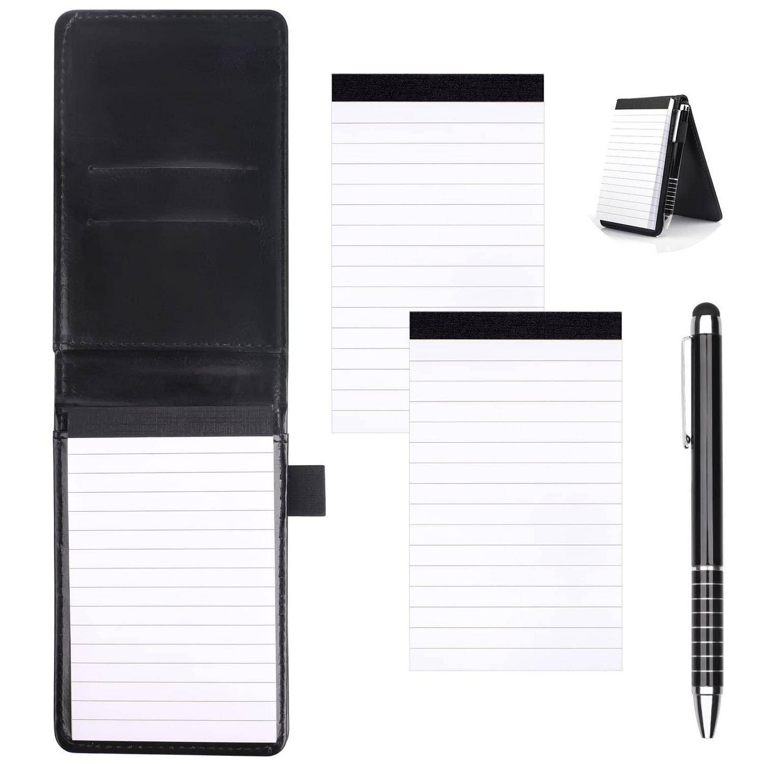 Schwarzes Taschennotizbuch mit linierten Seiten und passendem Stift, gezeigt in mehreren Ansichten auf weißem Hintergrund.
