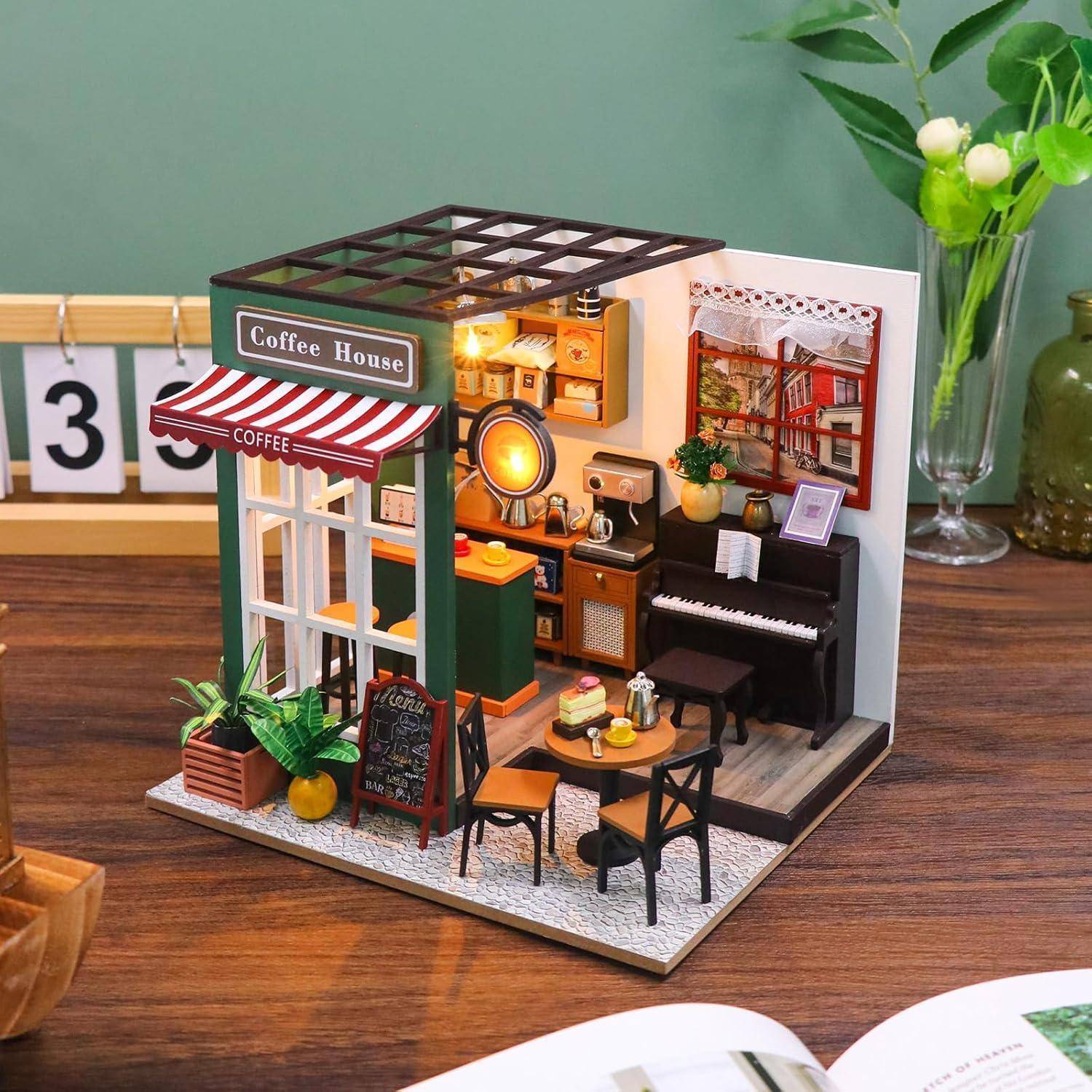 Miniatur-Kaffeehaus-Diorama mit Sitzplätzen, Theke, Klavier und „Kaffeehaus