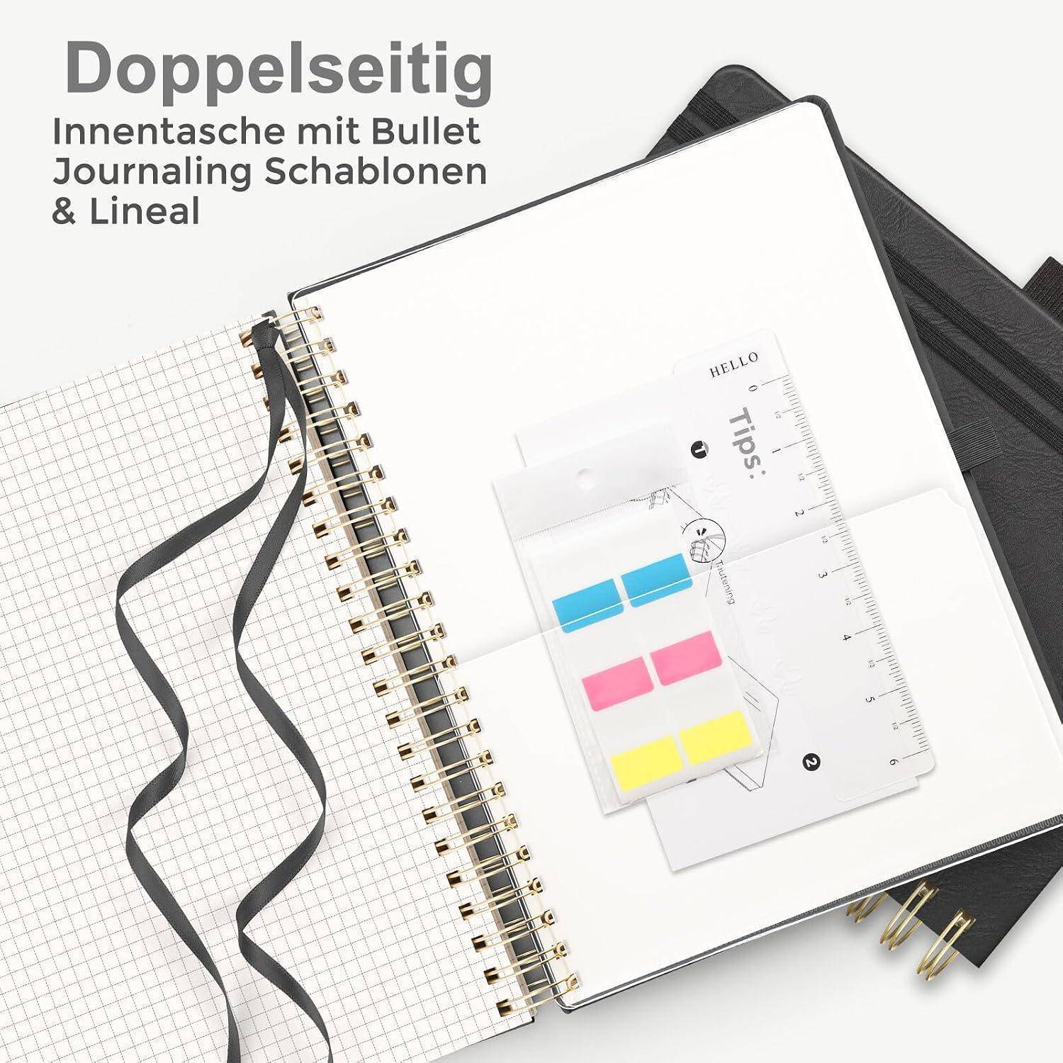 Produktfoto einer doppelseitigen Bullet-Journal-Schablone und eines Lineals auf einem offenen Spiralblock mit dem Text „Doppelseitig Innentasche mit Bullet Journaling Schablonen & Lineal