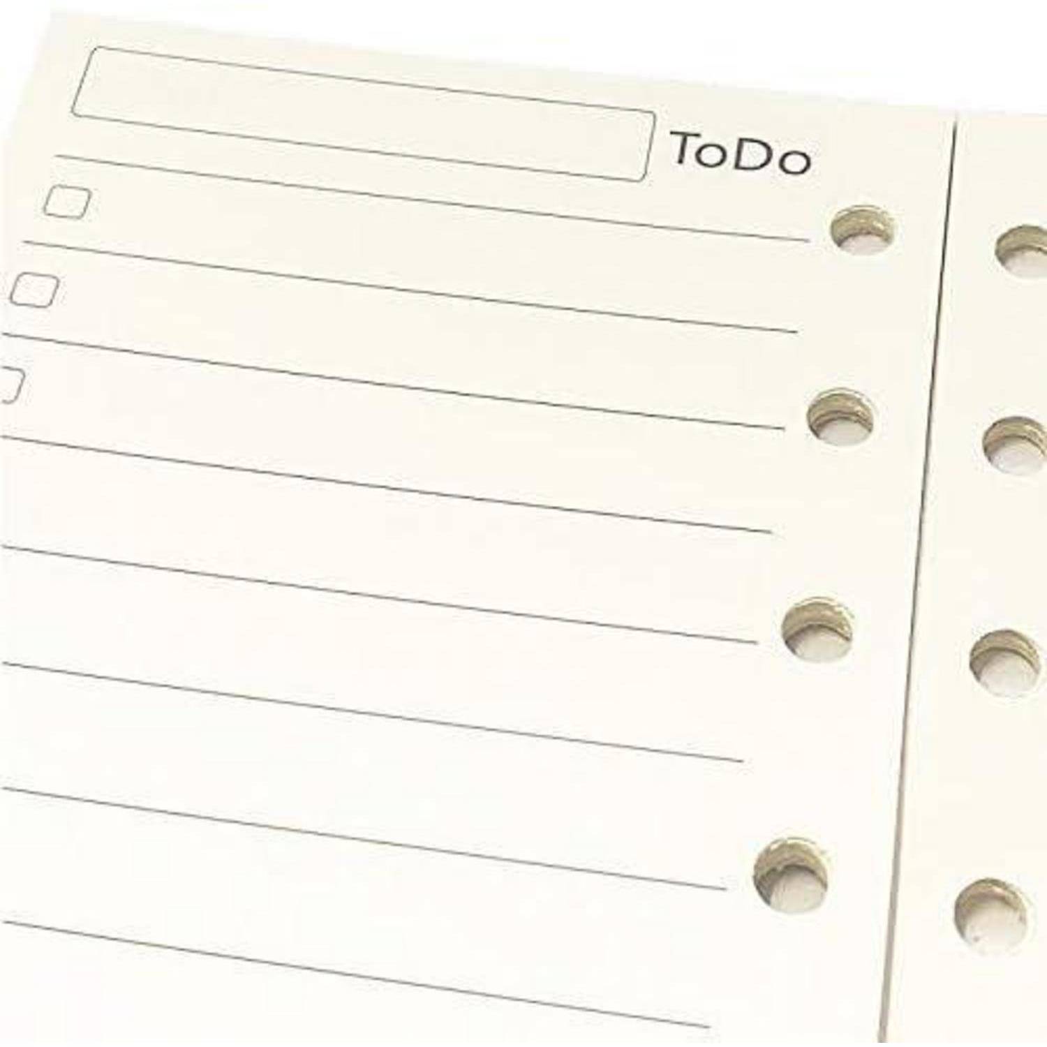 Leere Seite eines To-Do-Planers mit Kontrollkästchen-Linien und Lochung auf der rechten Seite, in Großaufnahme unter einem Winkel gezeigt.