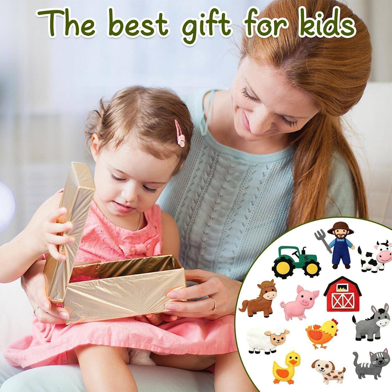 Mutter und kleines Mädchen öffnen eine Geschenkbox, mit dem Text 