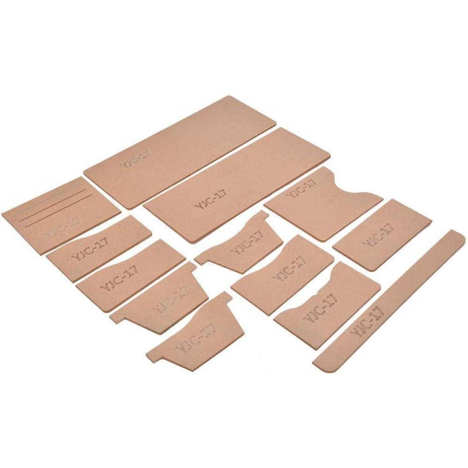 Satz aus beige ausgestanzten Leder- oder Stoffmusterstücken mit der Bezeichnung „YC-17